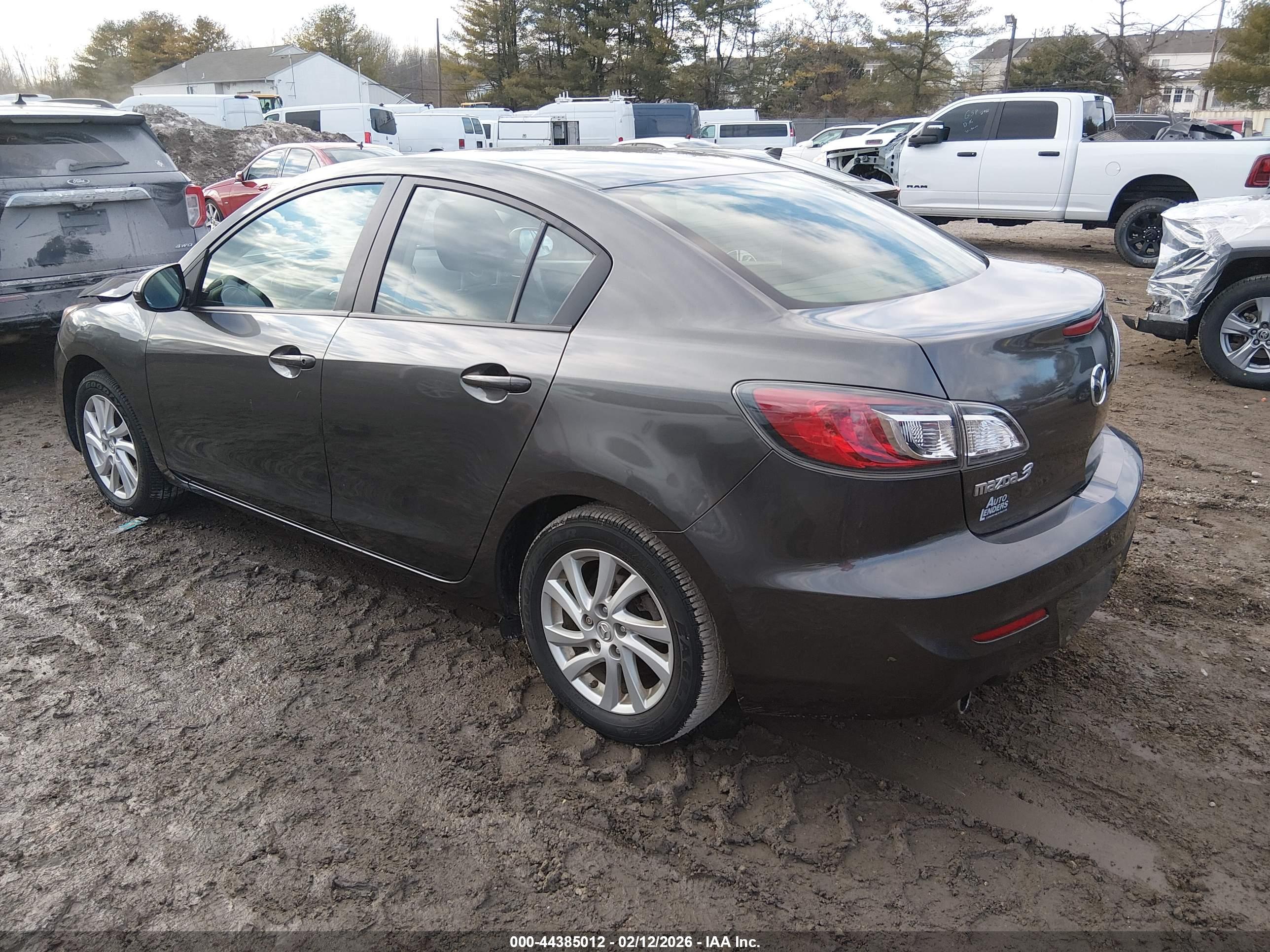 MAZDA MAZDA3 image 3