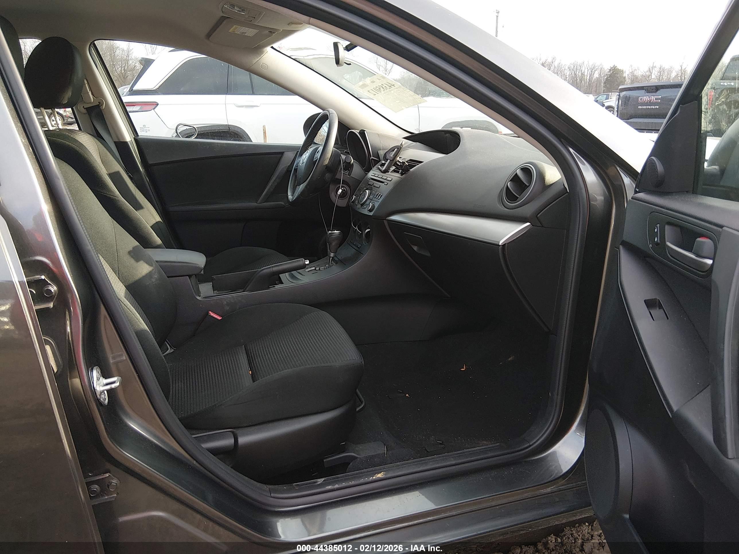MAZDA MAZDA3 image 5