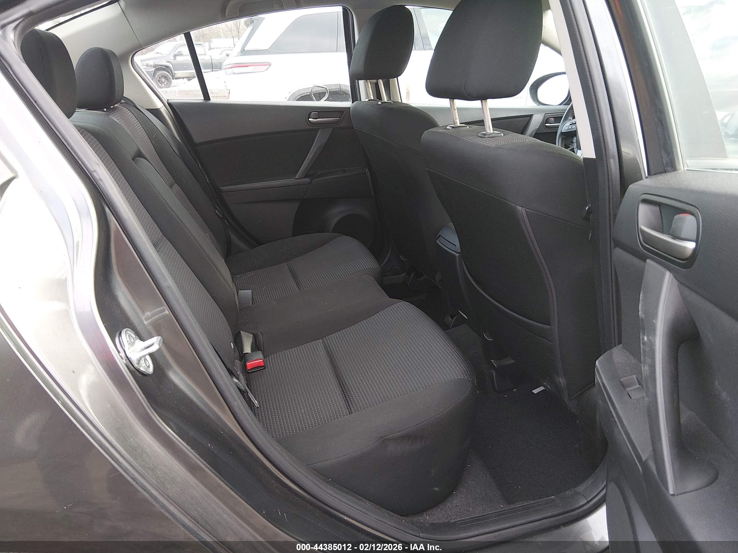 MAZDA MAZDA3 image 8