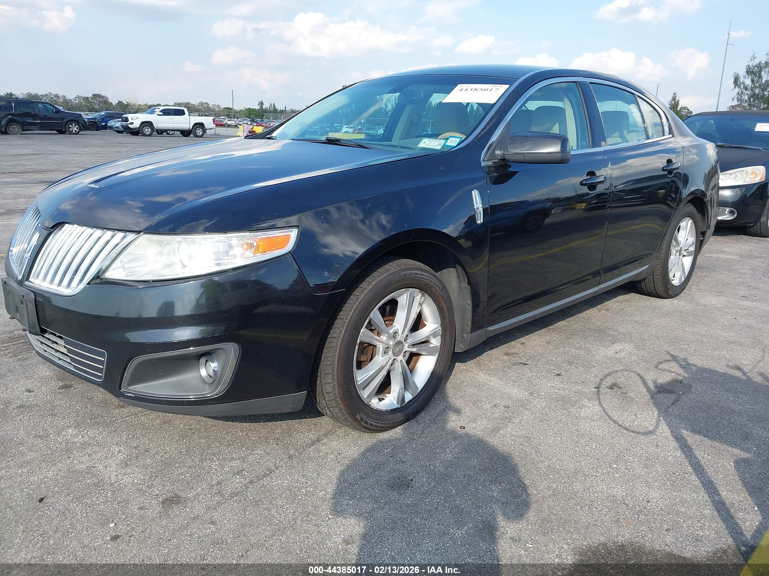 LINCOLN MKS image 2