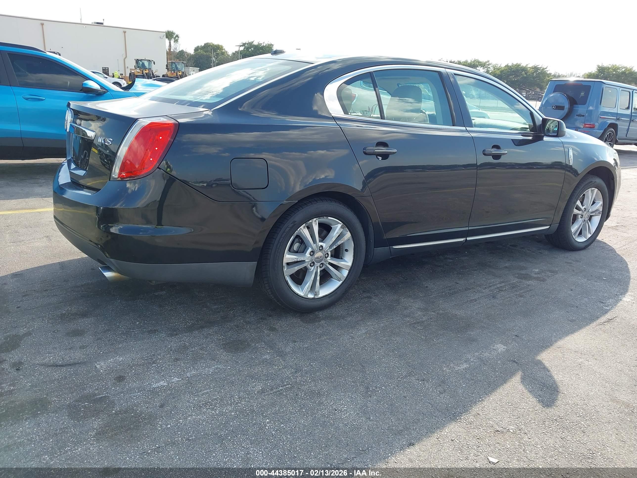 LINCOLN MKS image 4