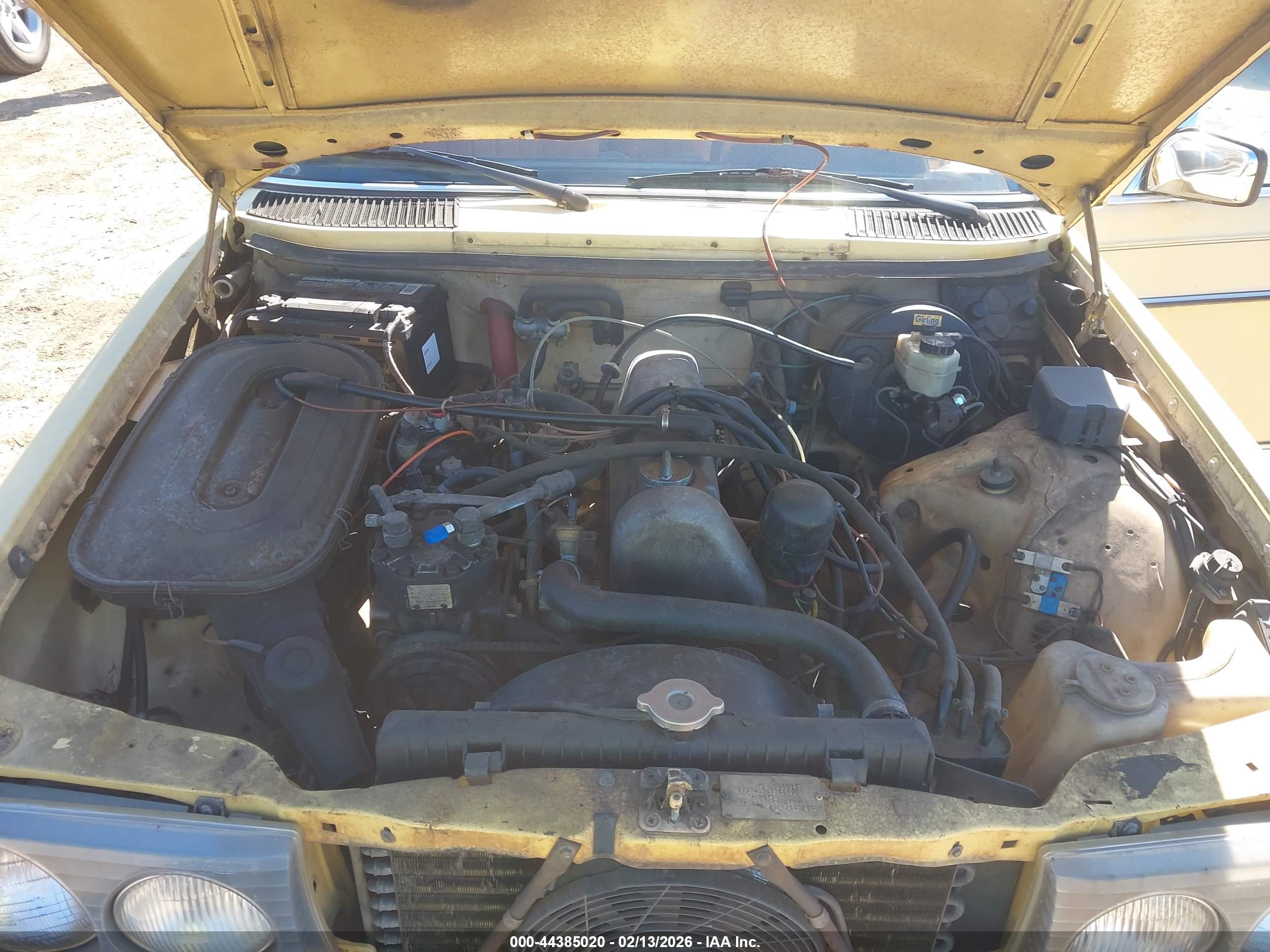 MERCEDES 230 image 10