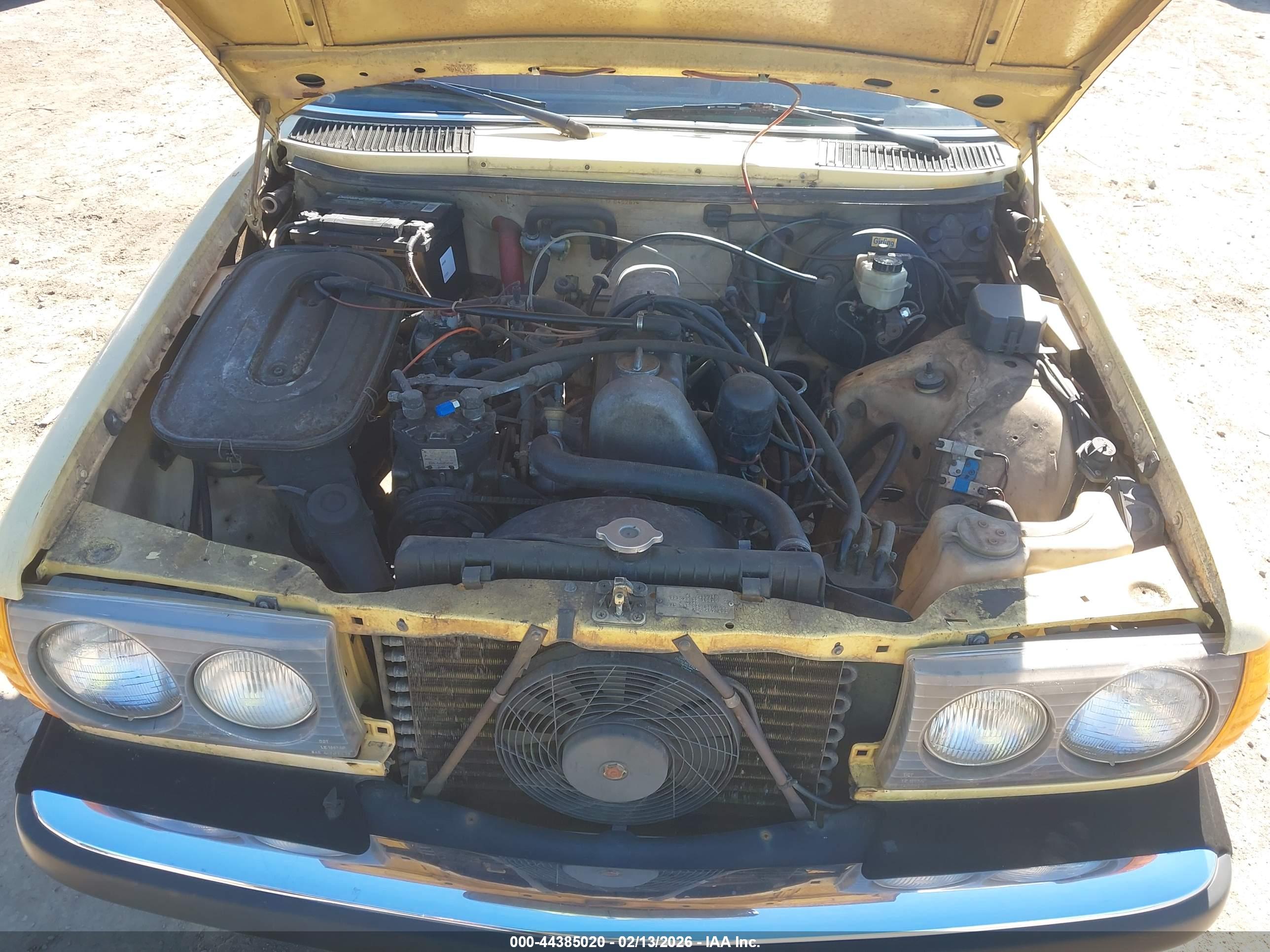 MERCEDES 230 image 6