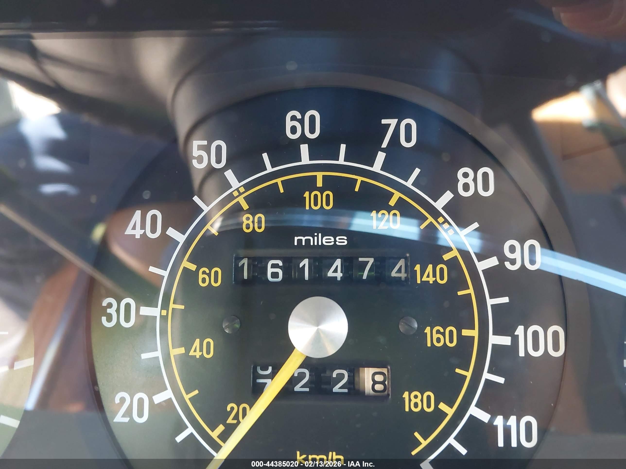 MERCEDES 230 image 7