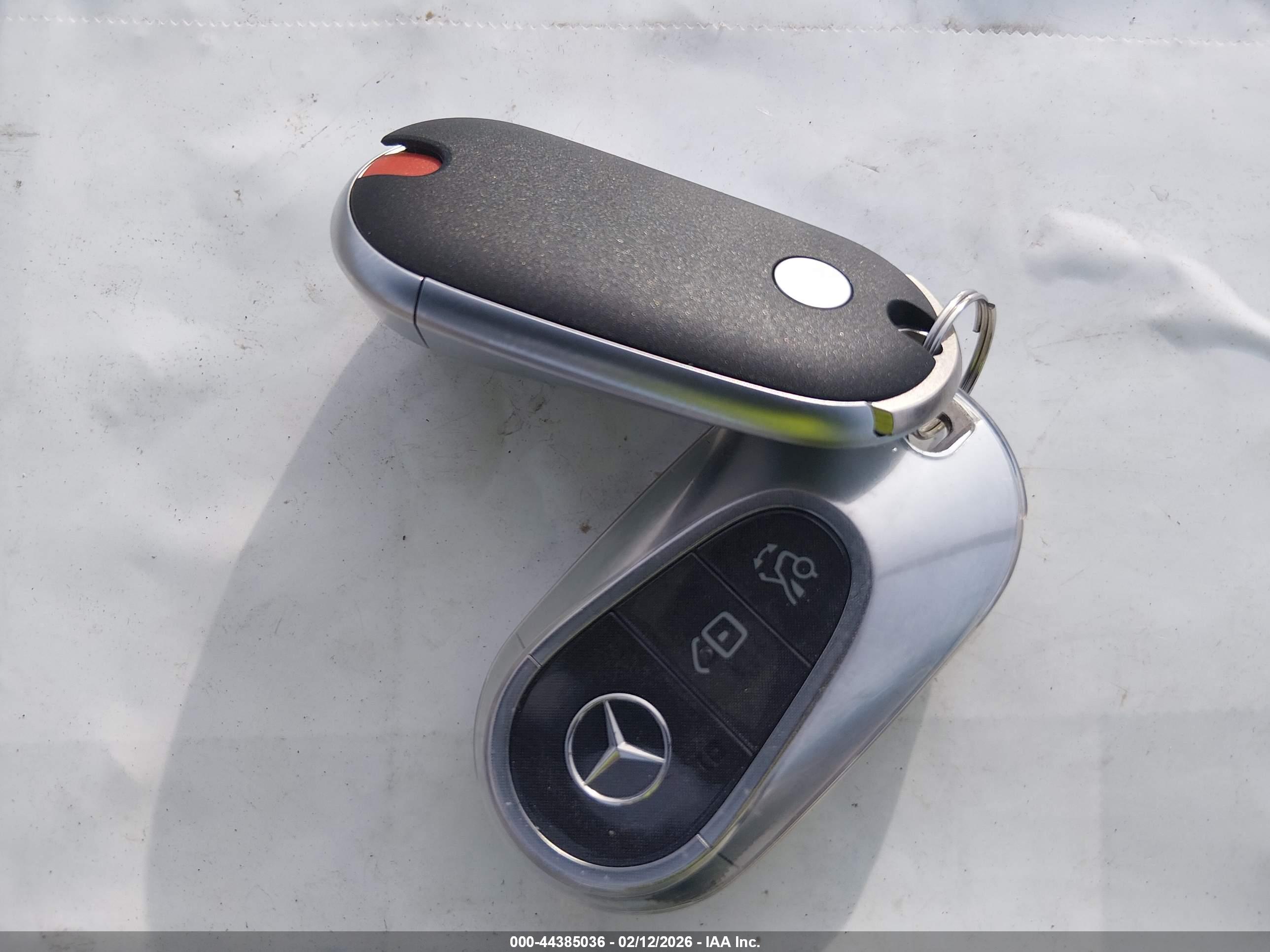MERCEDES-BENZ GLC image 11
