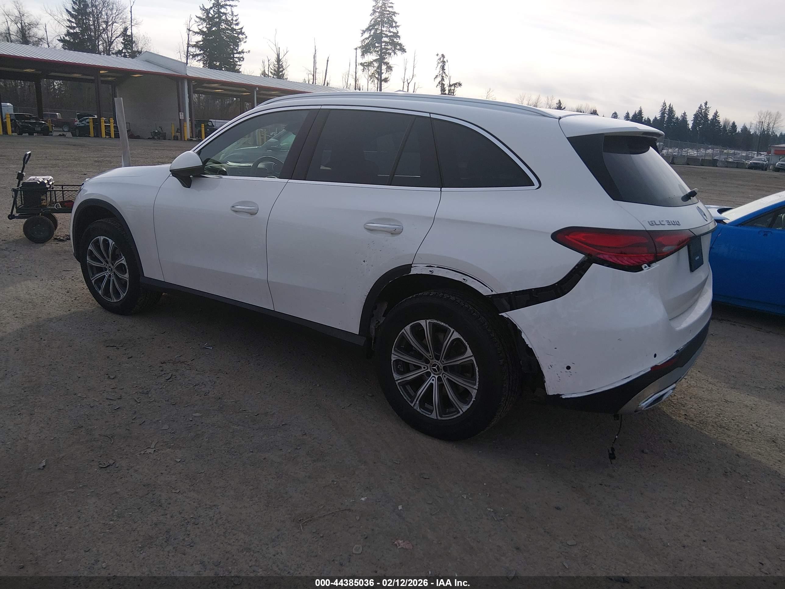 MERCEDES-BENZ GLC image 3