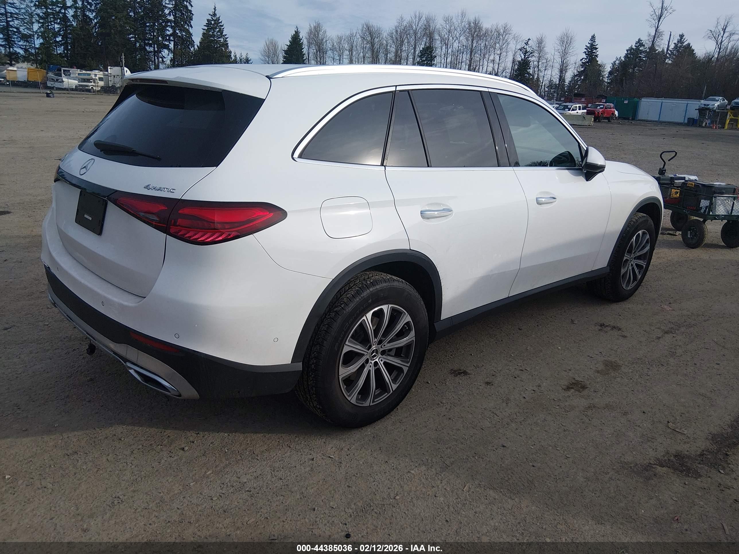 MERCEDES-BENZ GLC image 4