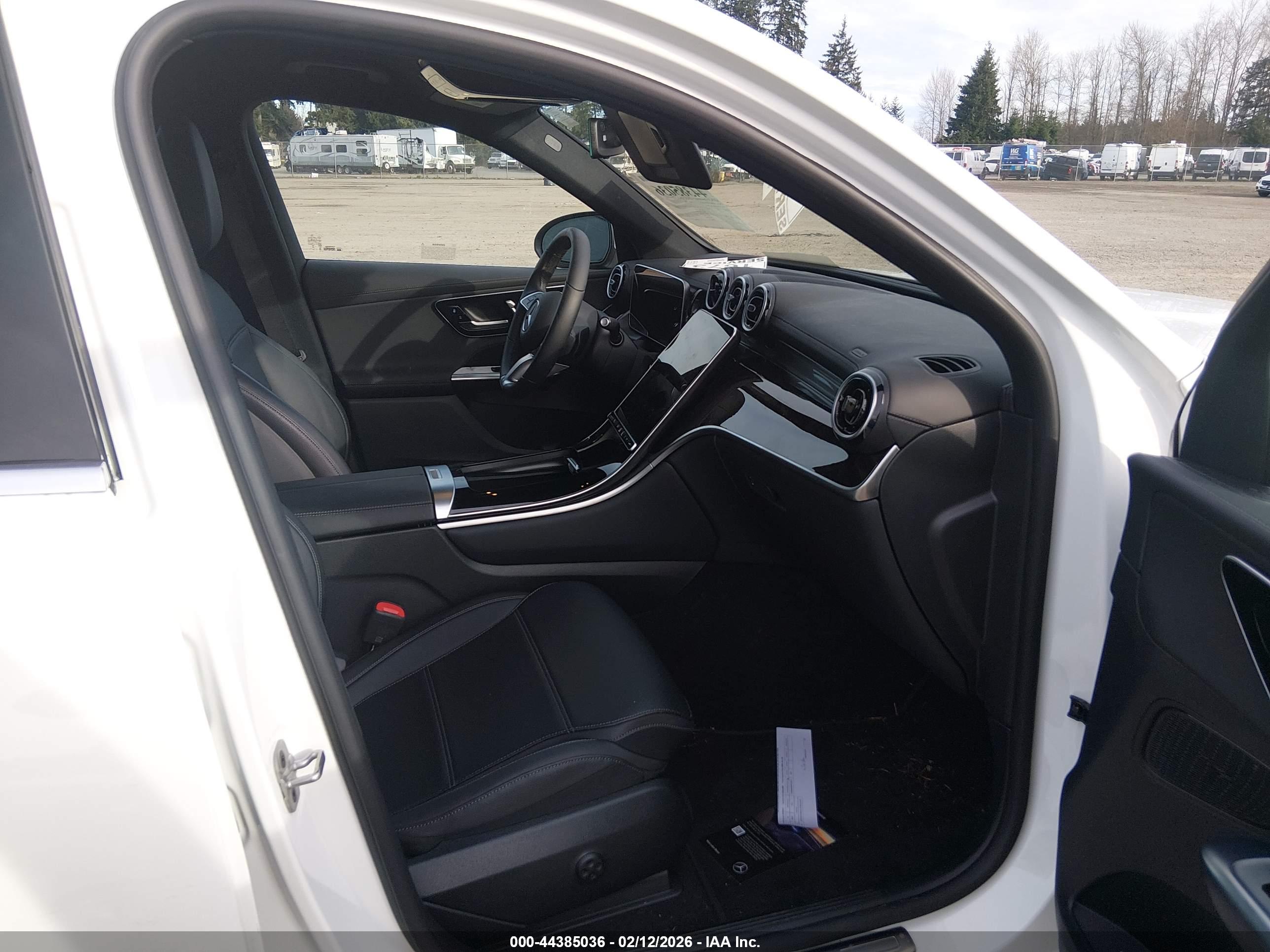 MERCEDES-BENZ GLC image 5