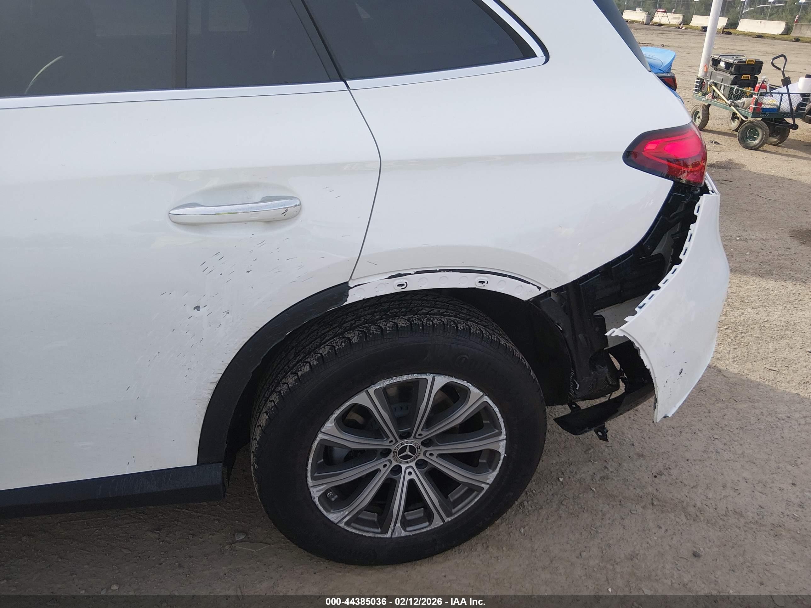 MERCEDES-BENZ GLC image 6