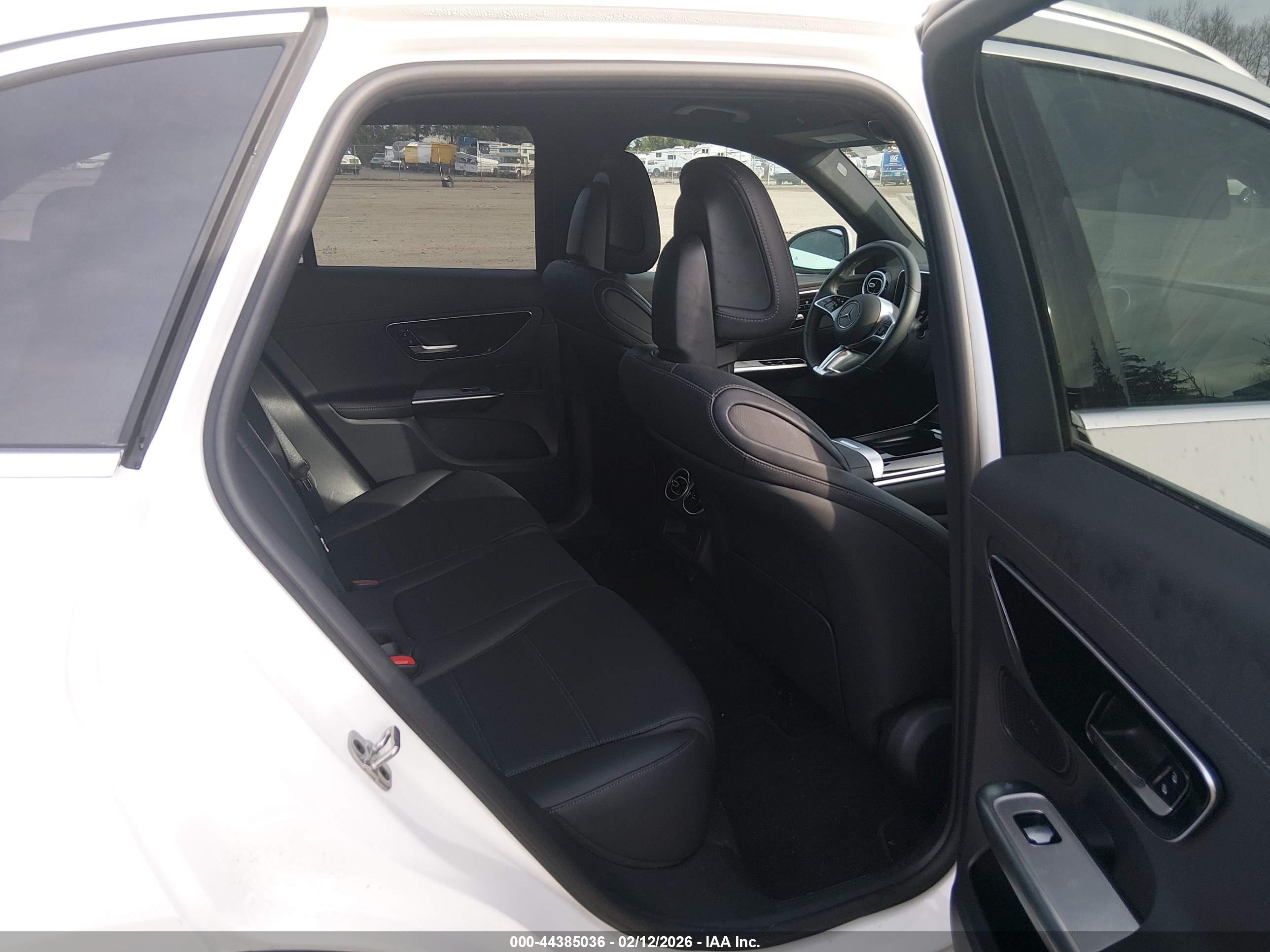 MERCEDES-BENZ GLC image 8
