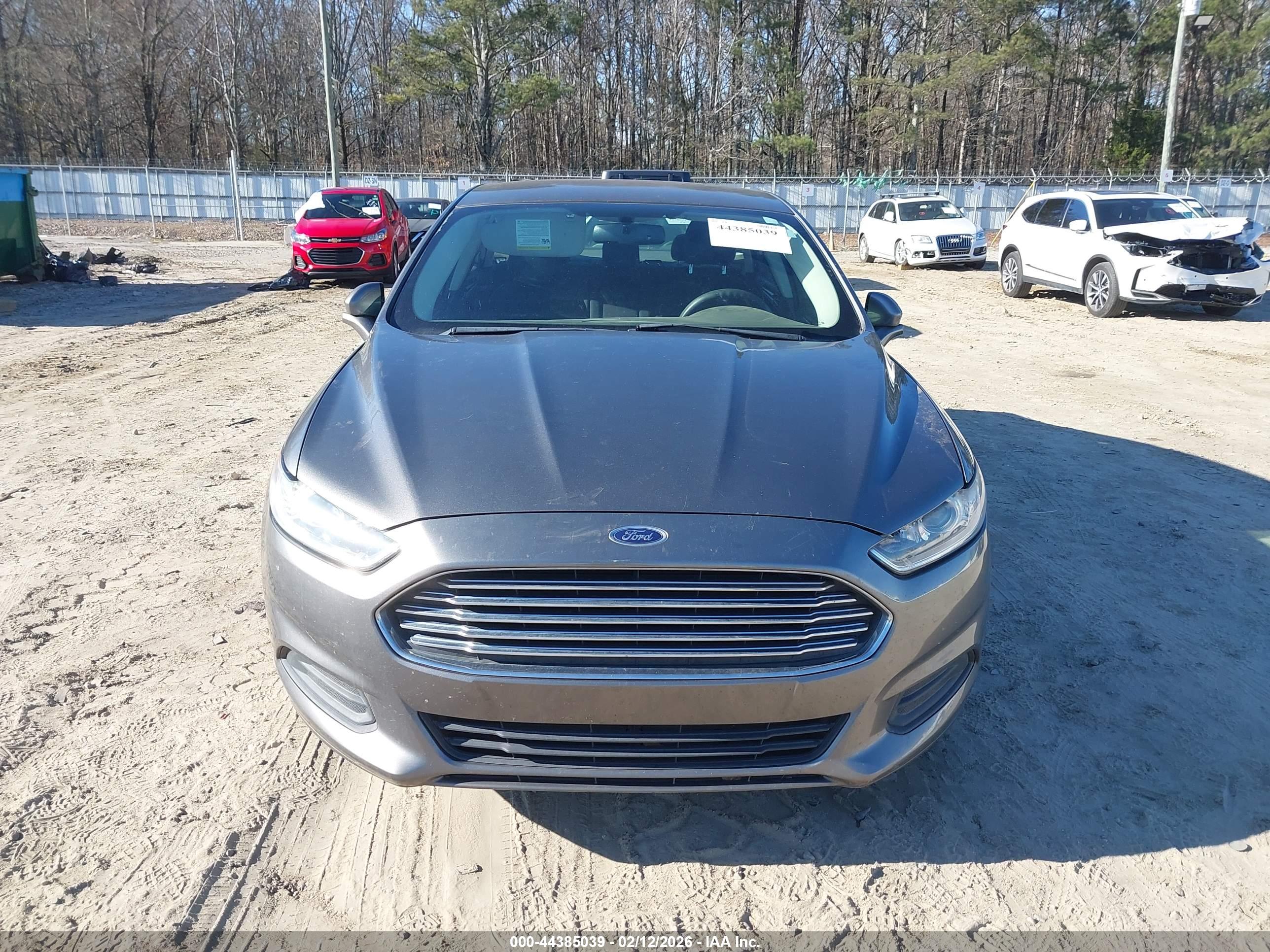 FORD FUSION image 6