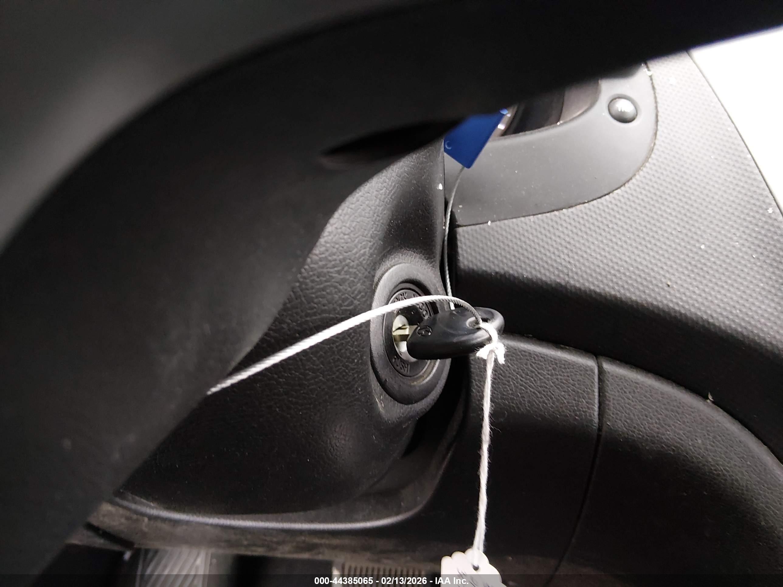 HYUNDAI ACCENT image 11