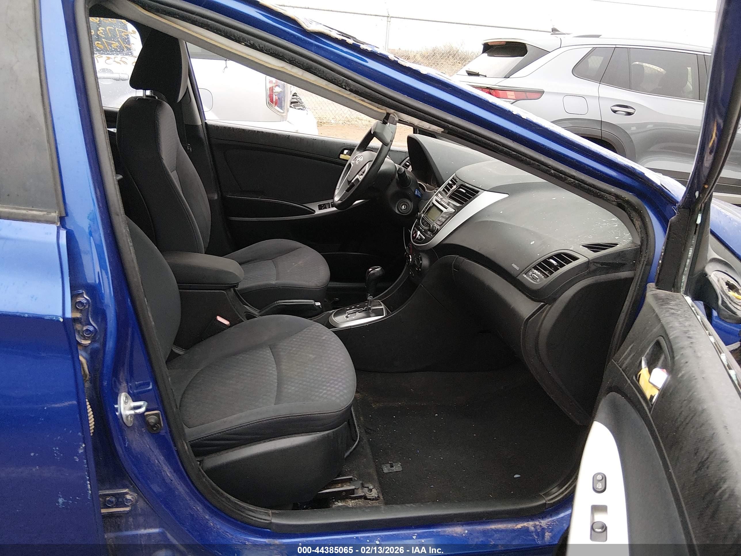 HYUNDAI ACCENT image 5