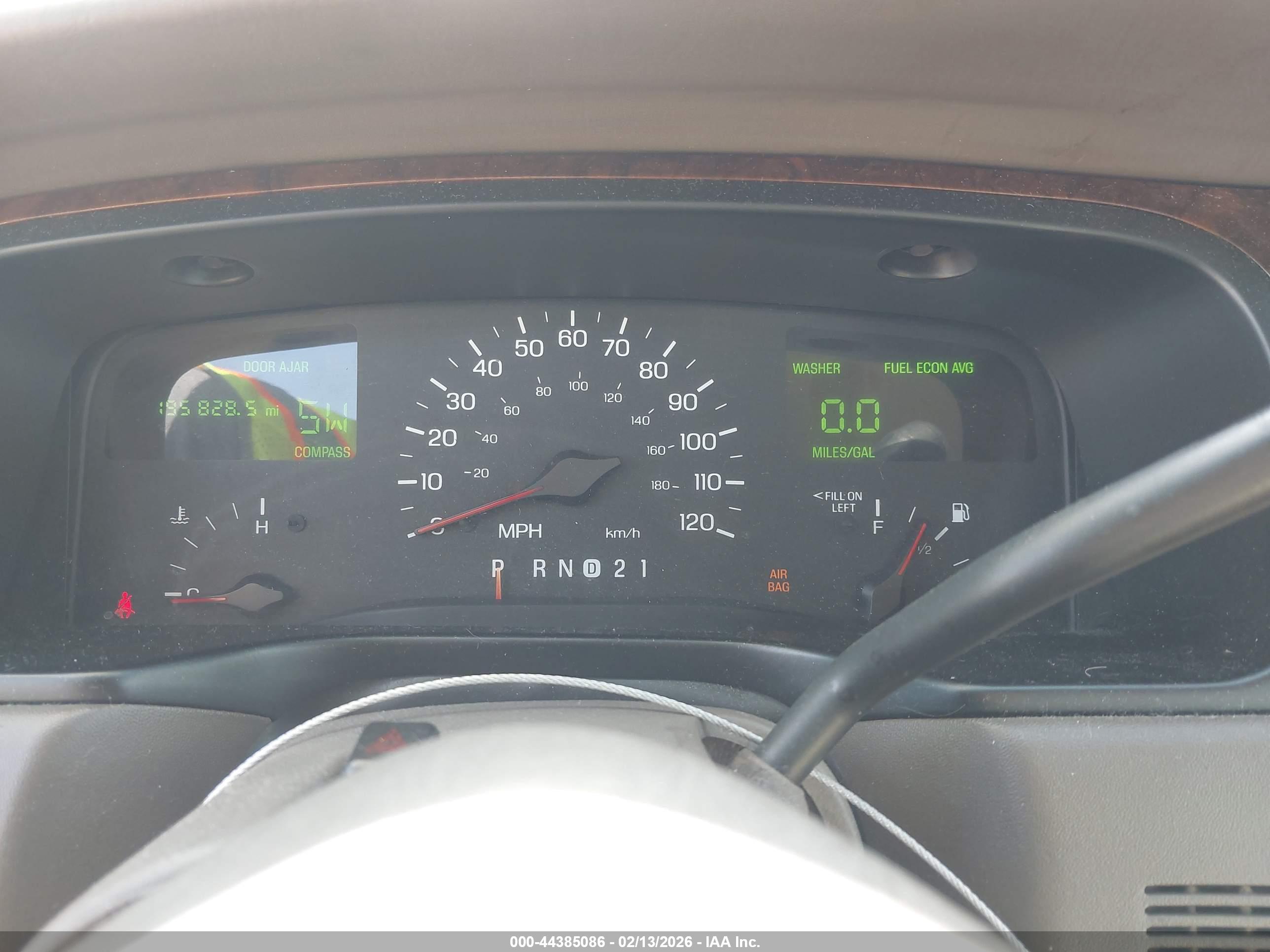 LINCOLN TOWN image 7