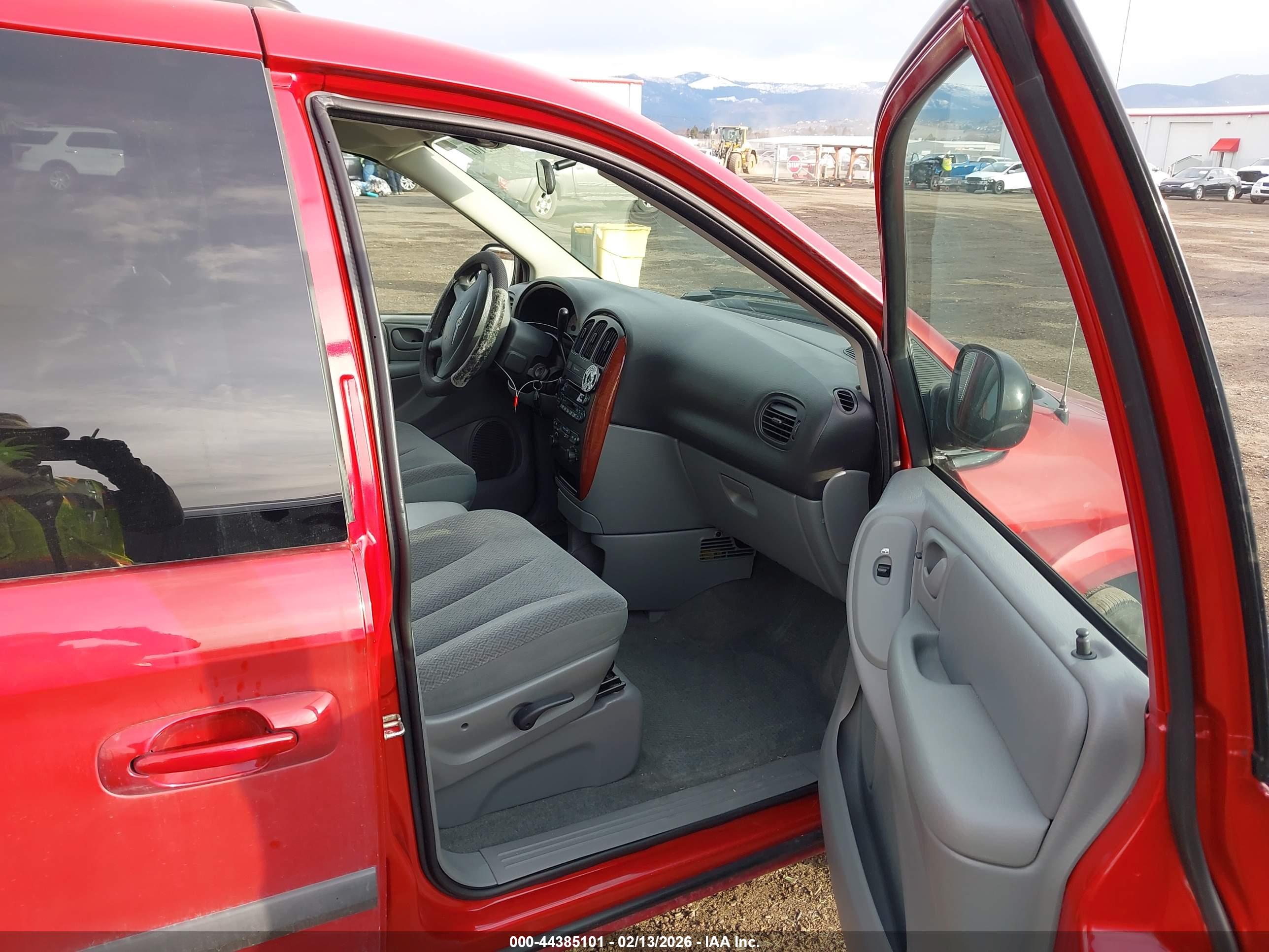 CHRYSLER TOWN image 5