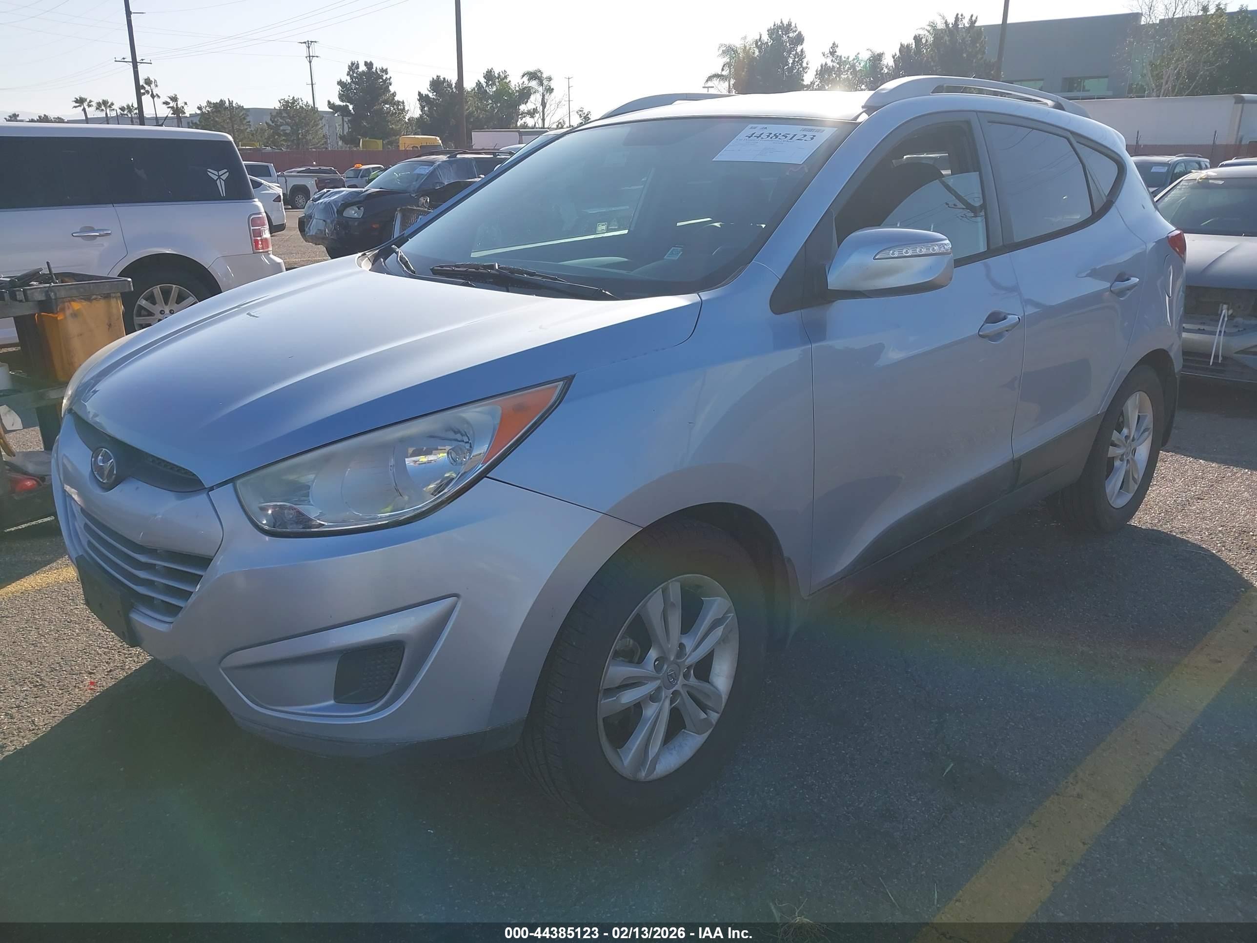 HYUNDAI TUCSON image 2