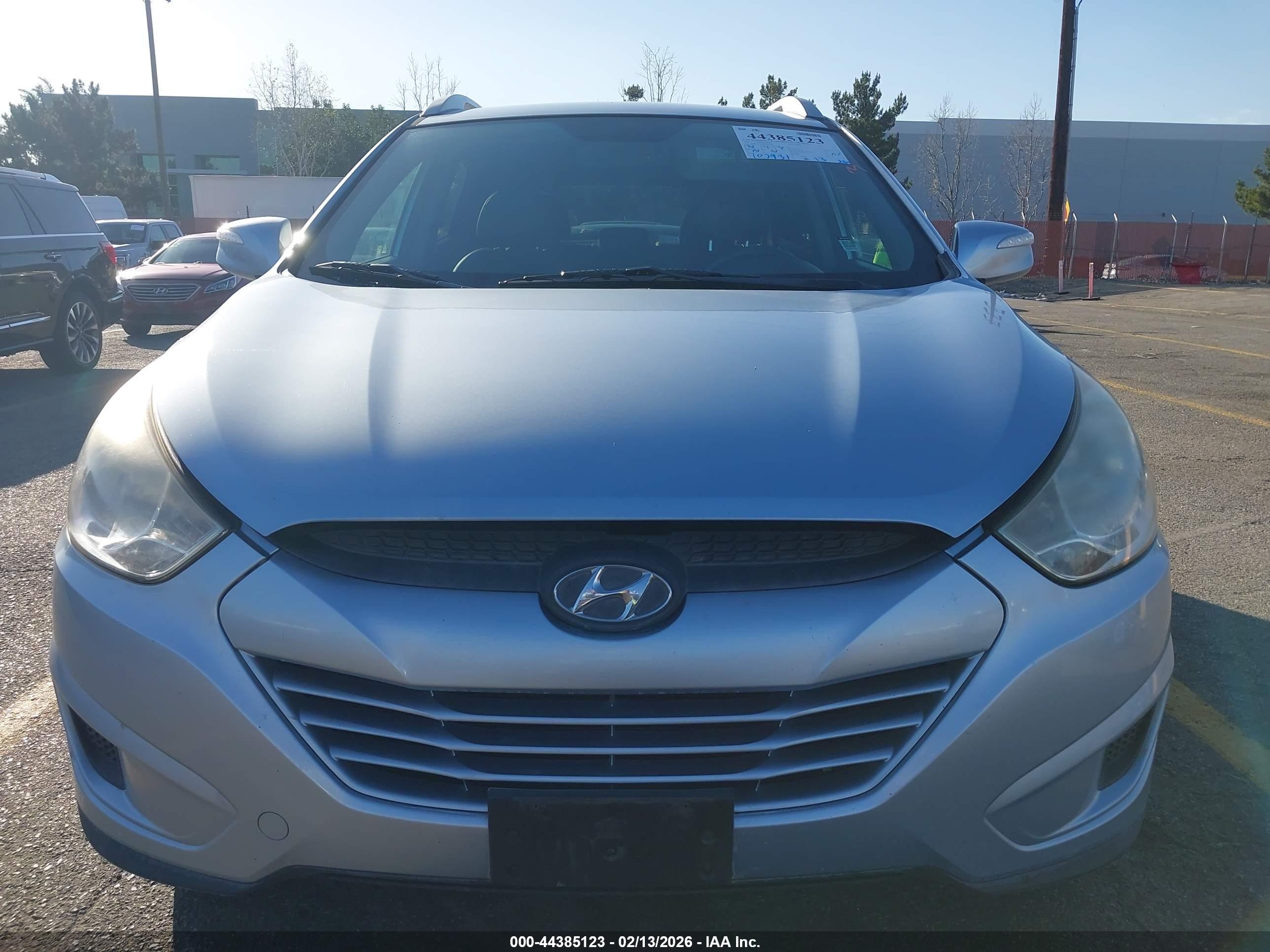 HYUNDAI TUCSON image 6