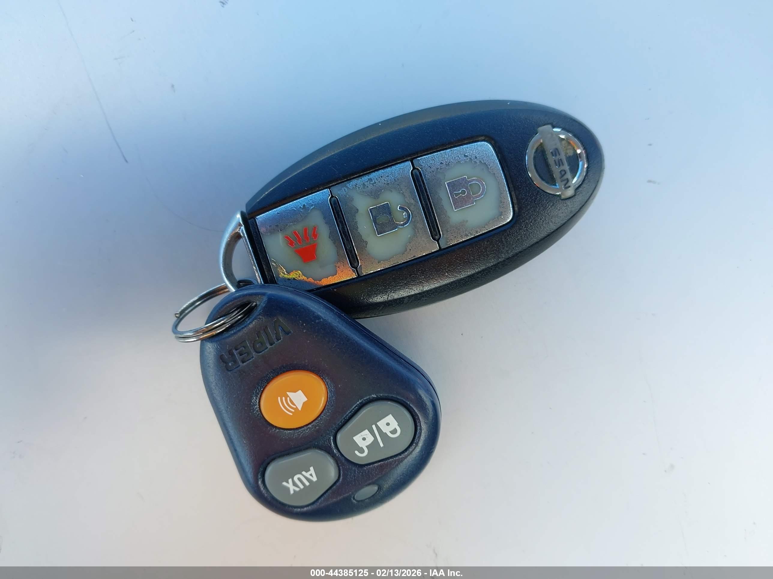 NISSAN VERSA image 11