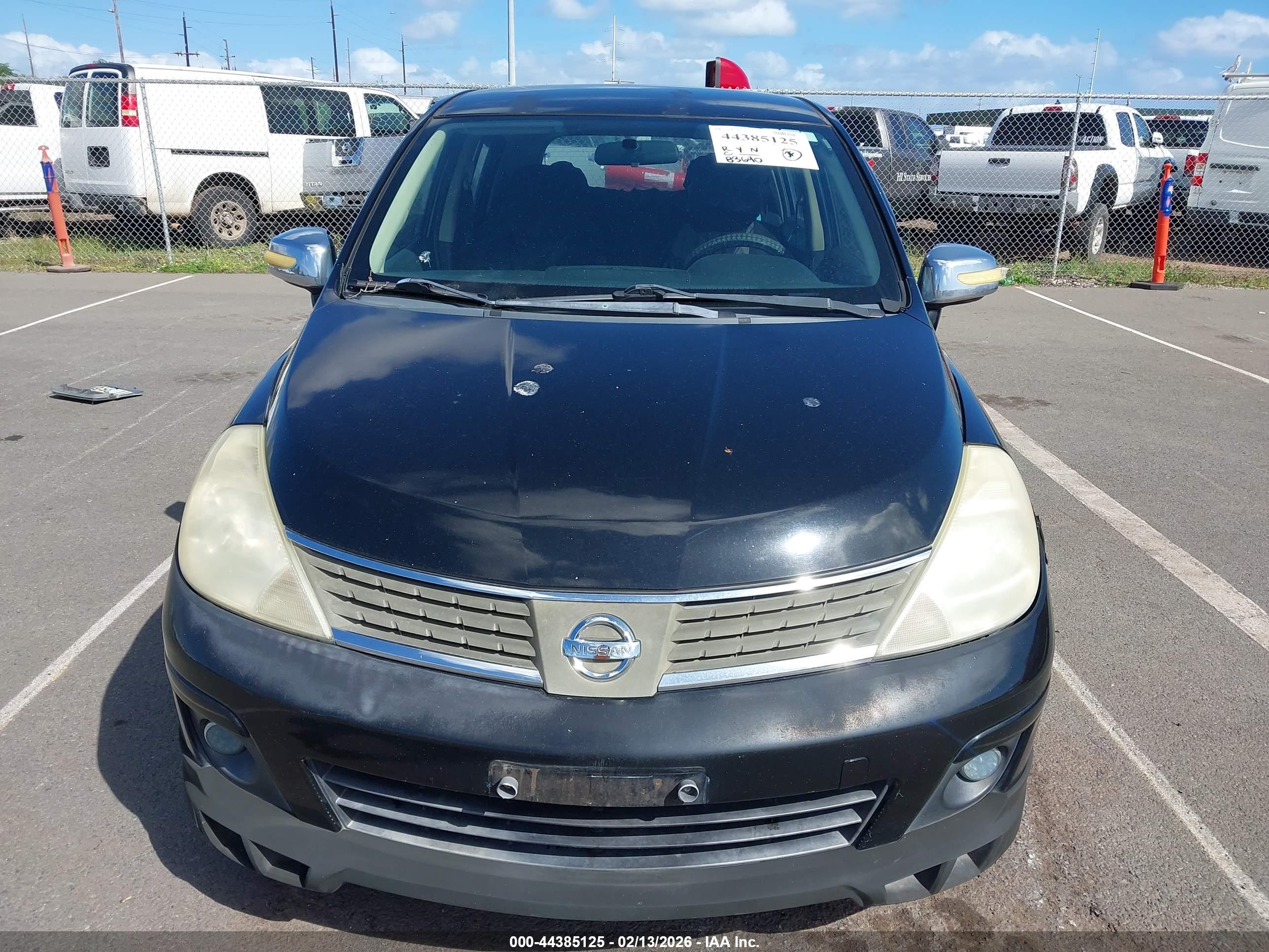 NISSAN VERSA image 6