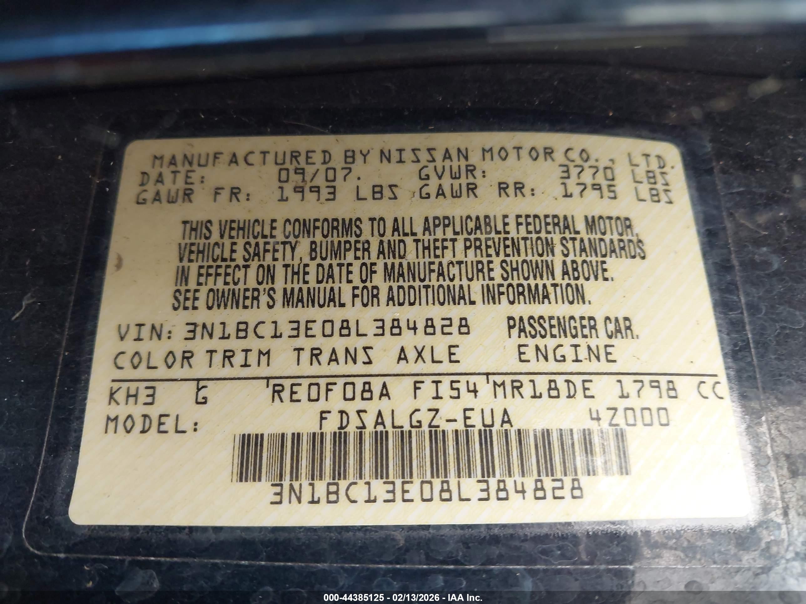 NISSAN VERSA image 9