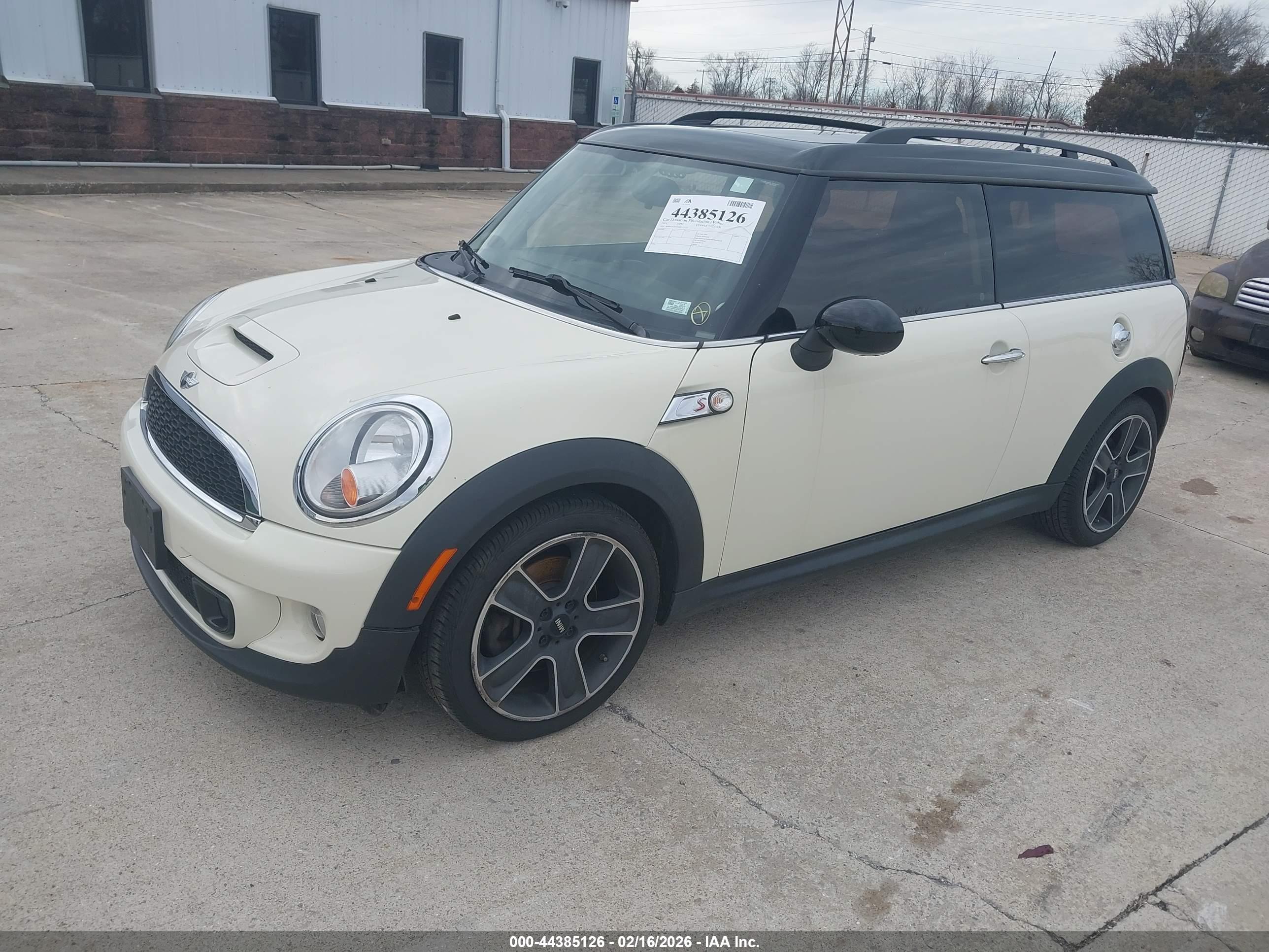 MINI COOPER image 2