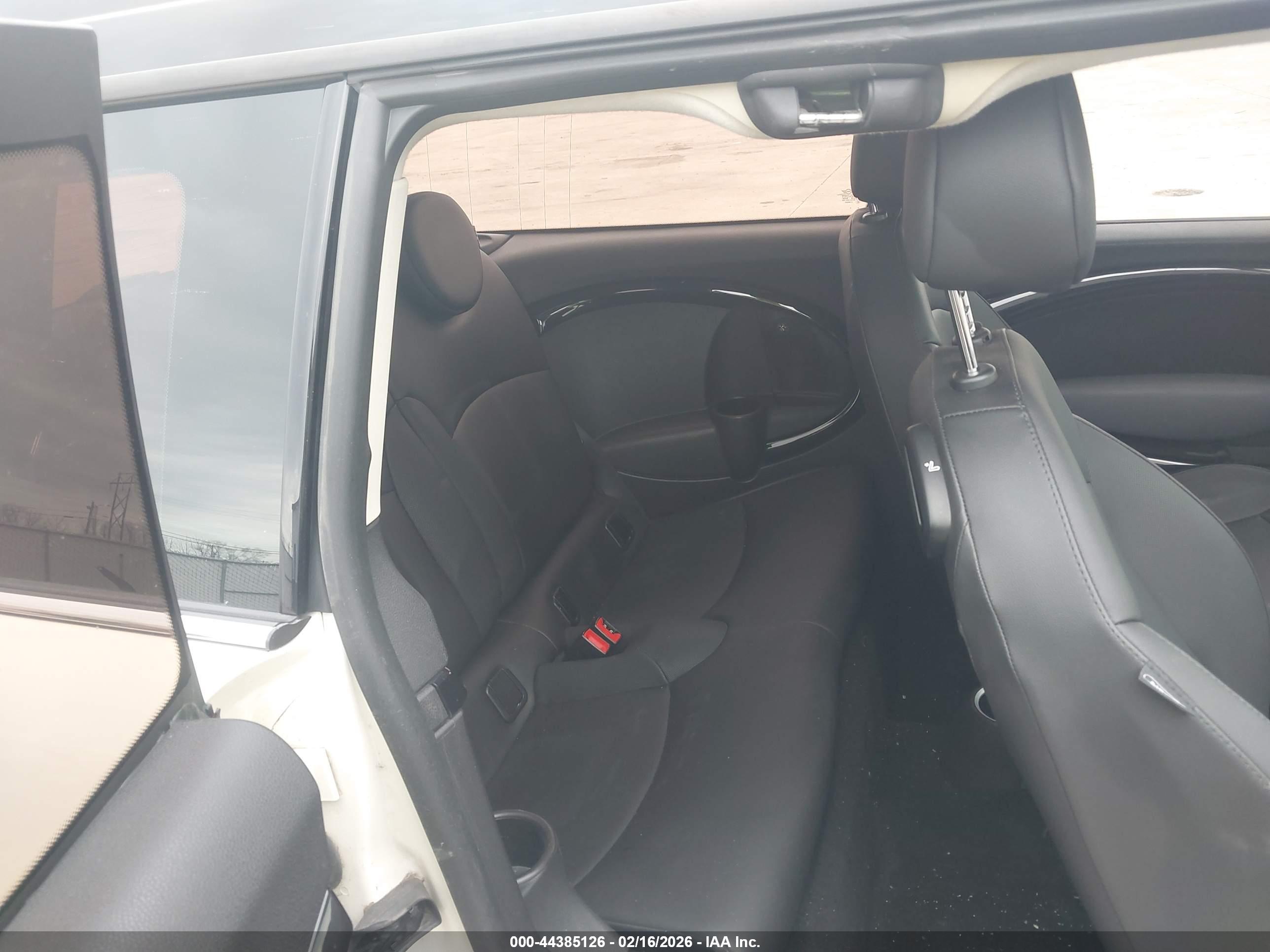 MINI COOPER image 8