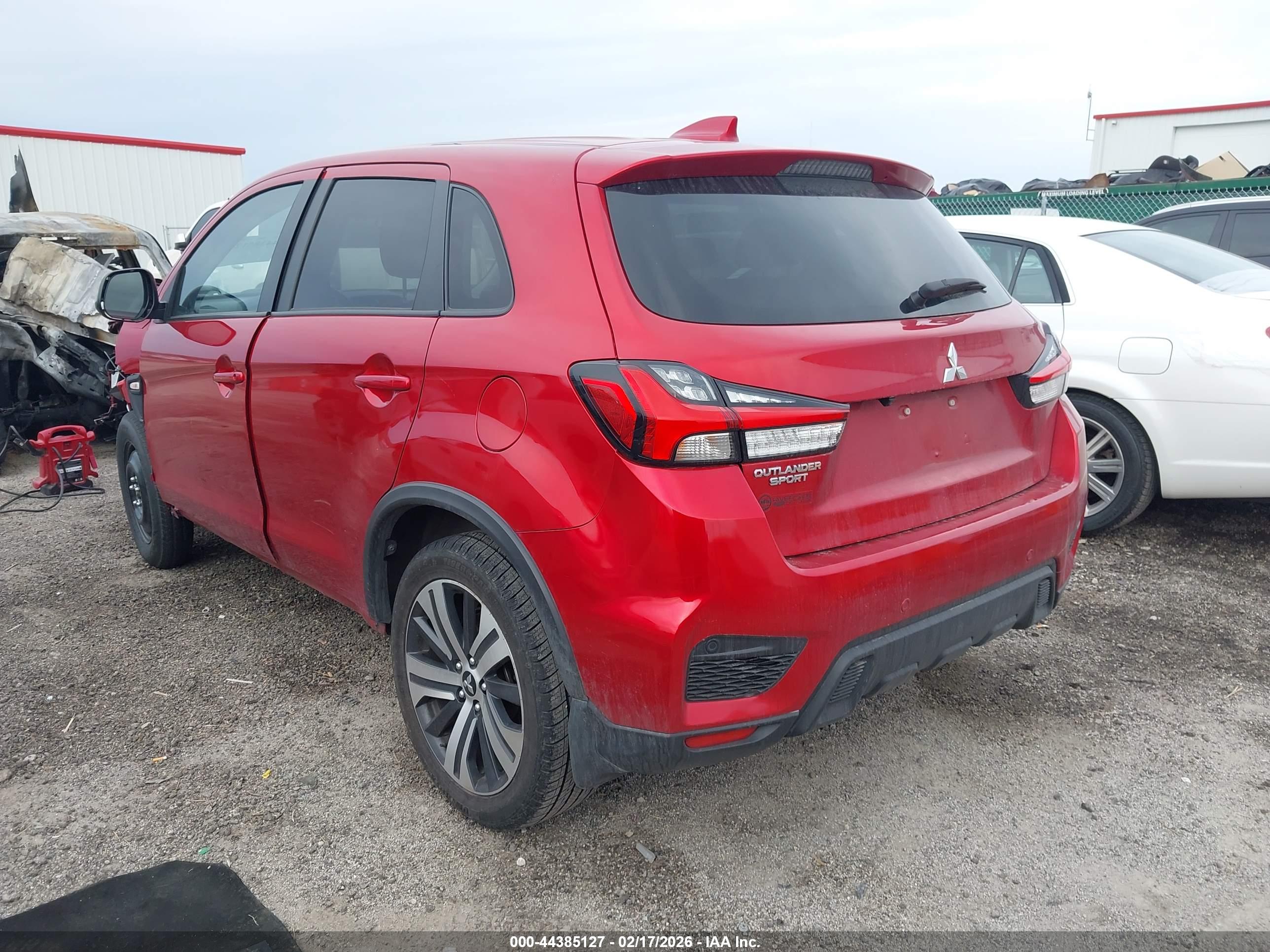 MITSUBISHI OUTLANDER image 3