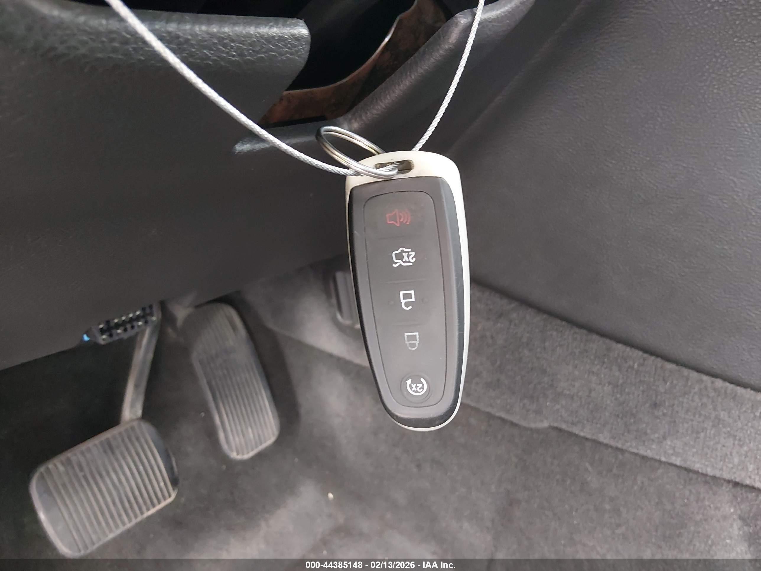 FORD TAURUS image 11