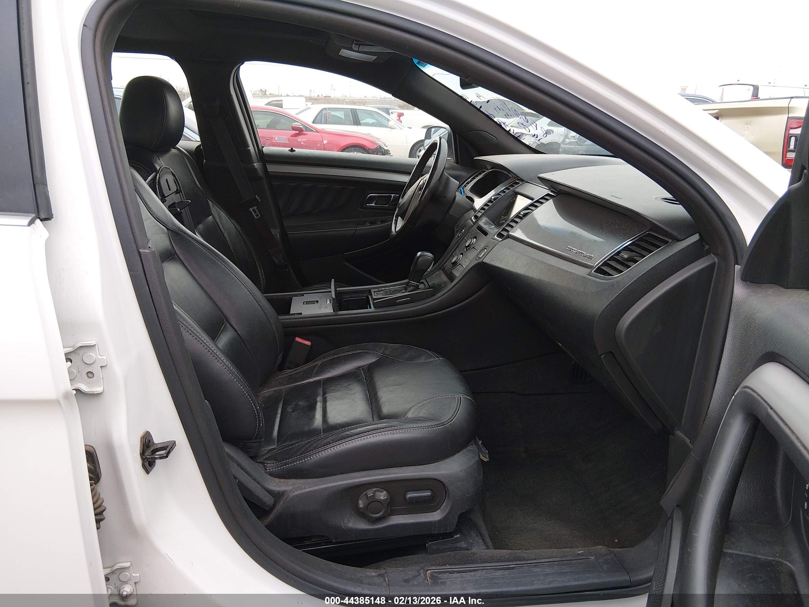 FORD TAURUS image 5