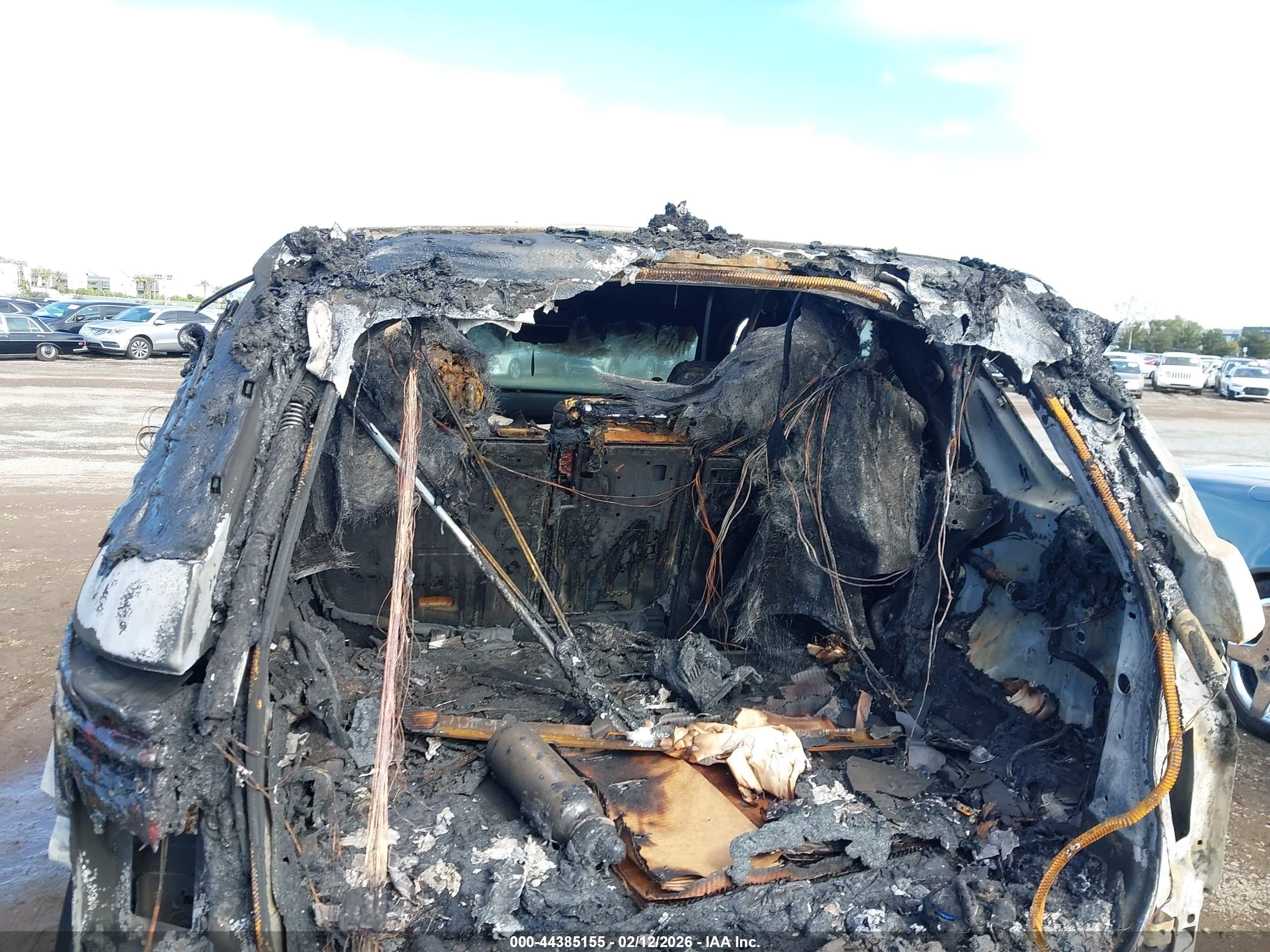 LAND ROVER image 6