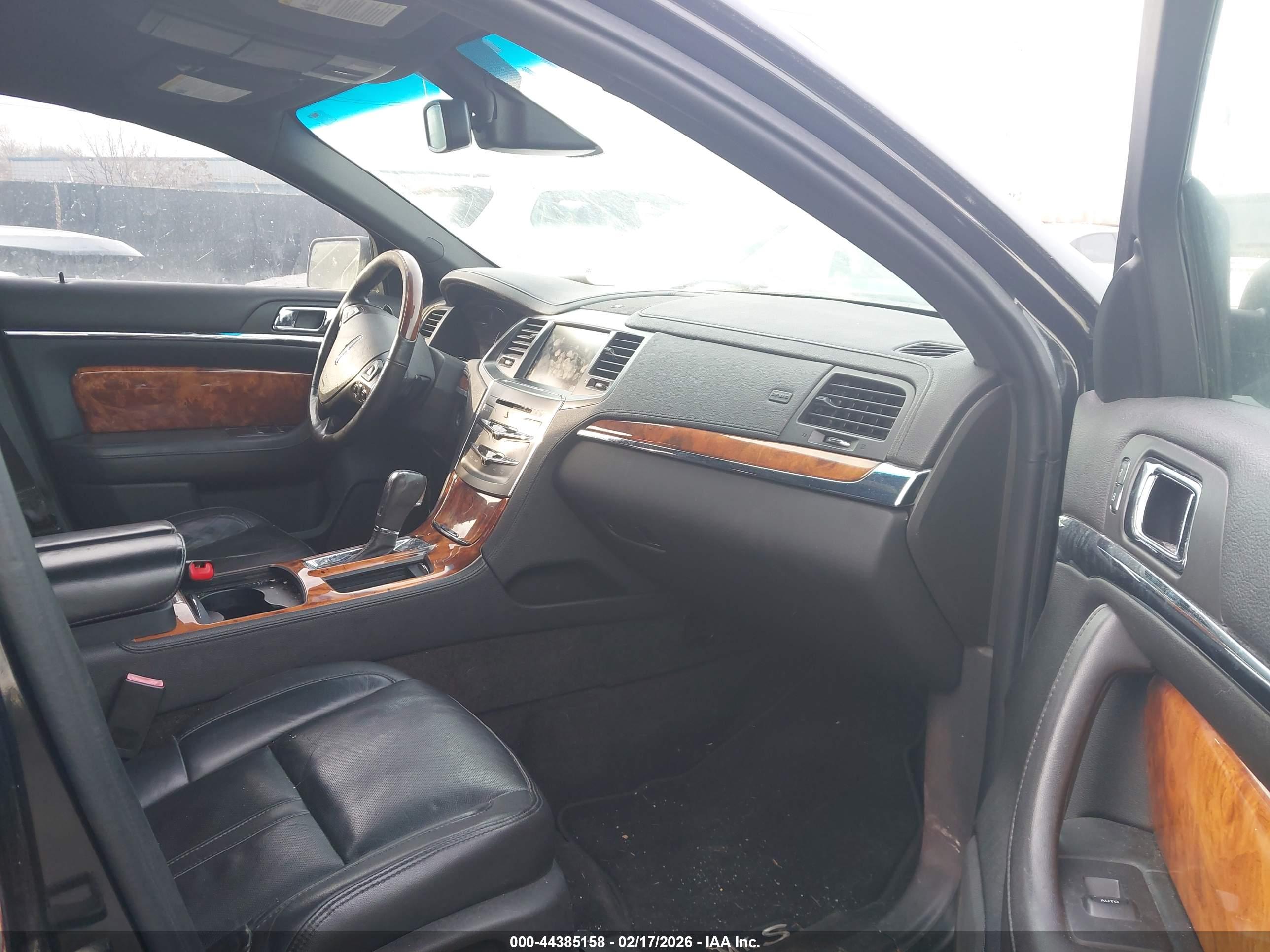 LINCOLN MKS image 5