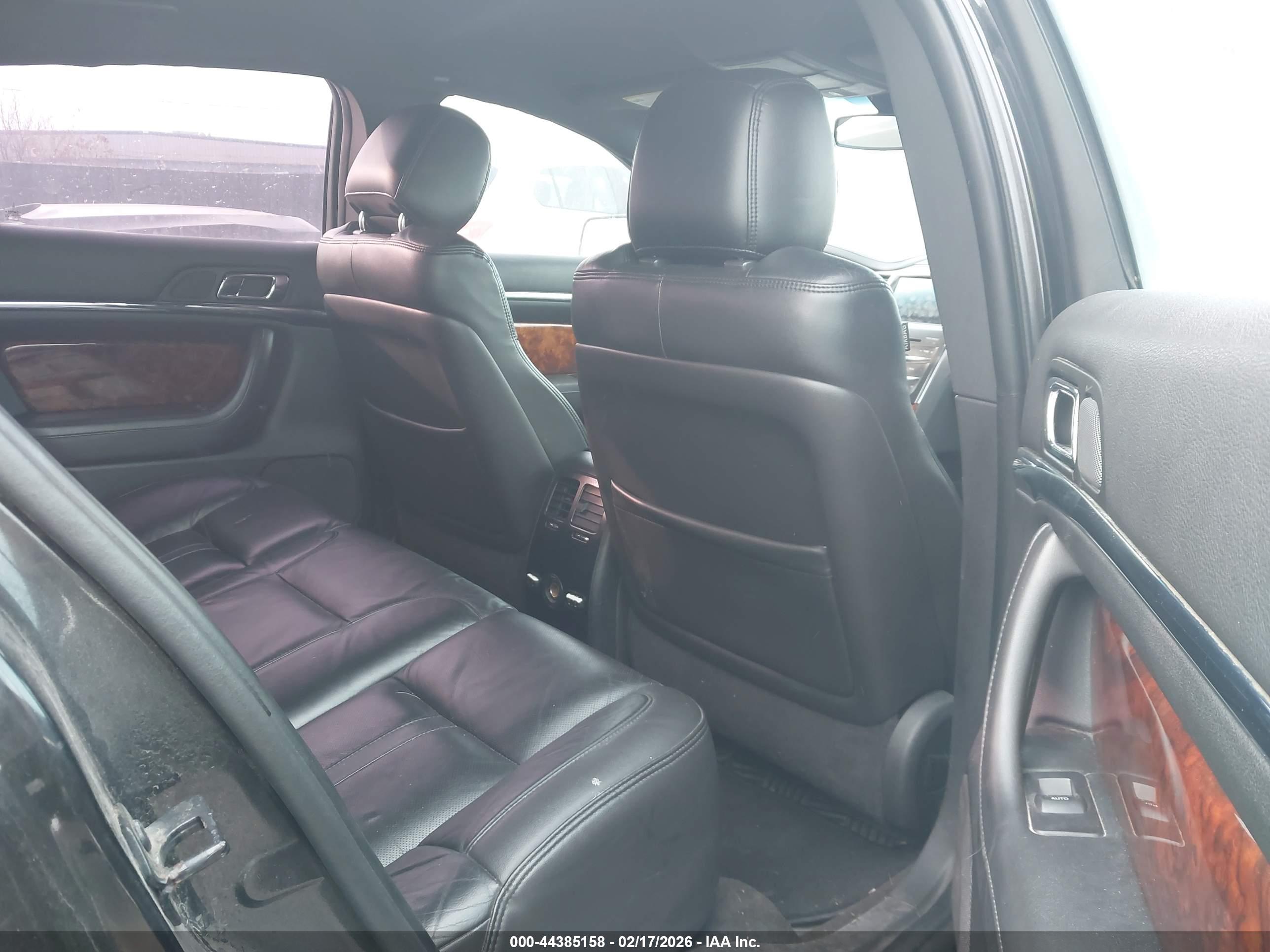 LINCOLN MKS image 8
