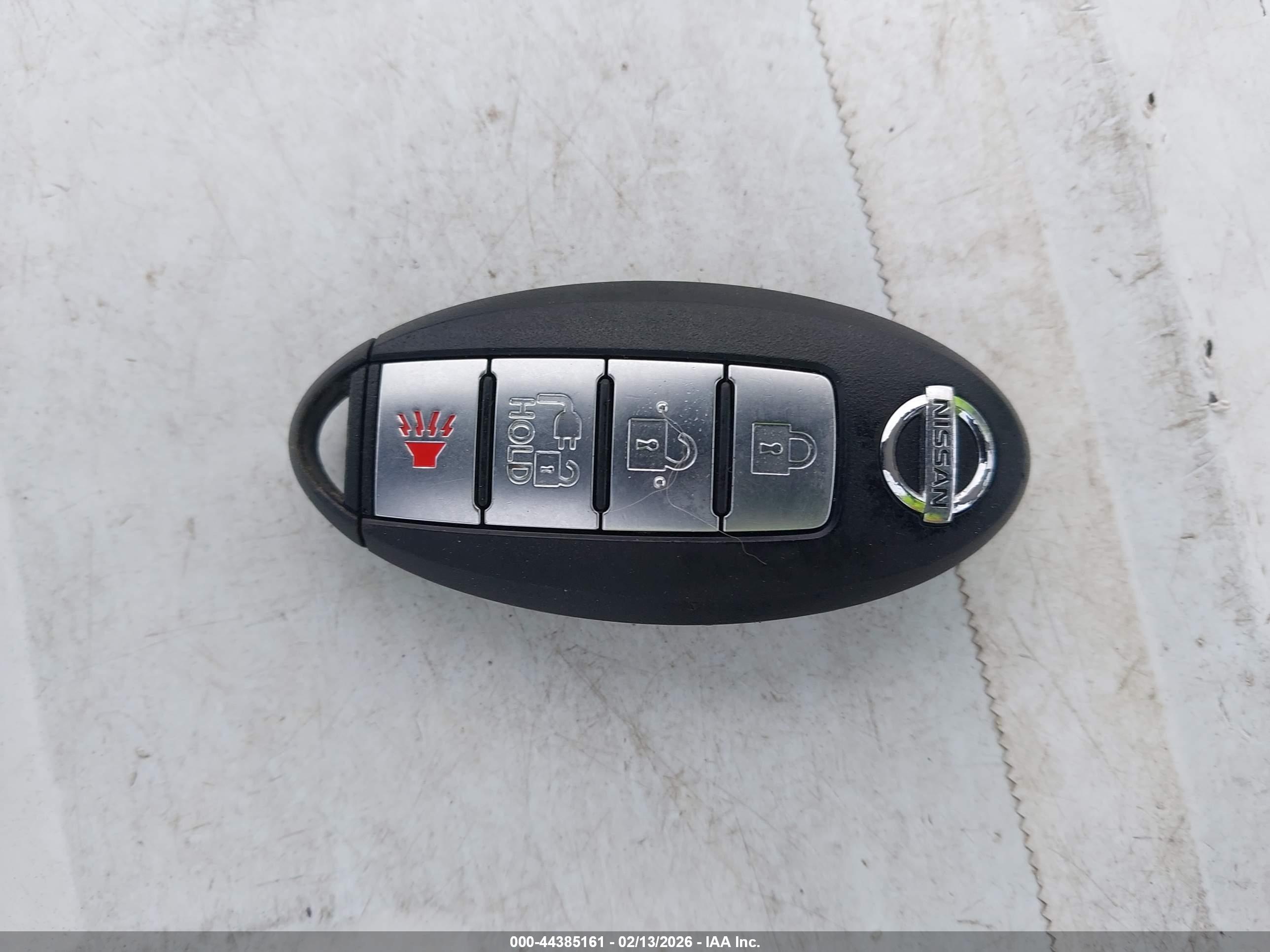 NISSAN LEAF image 11