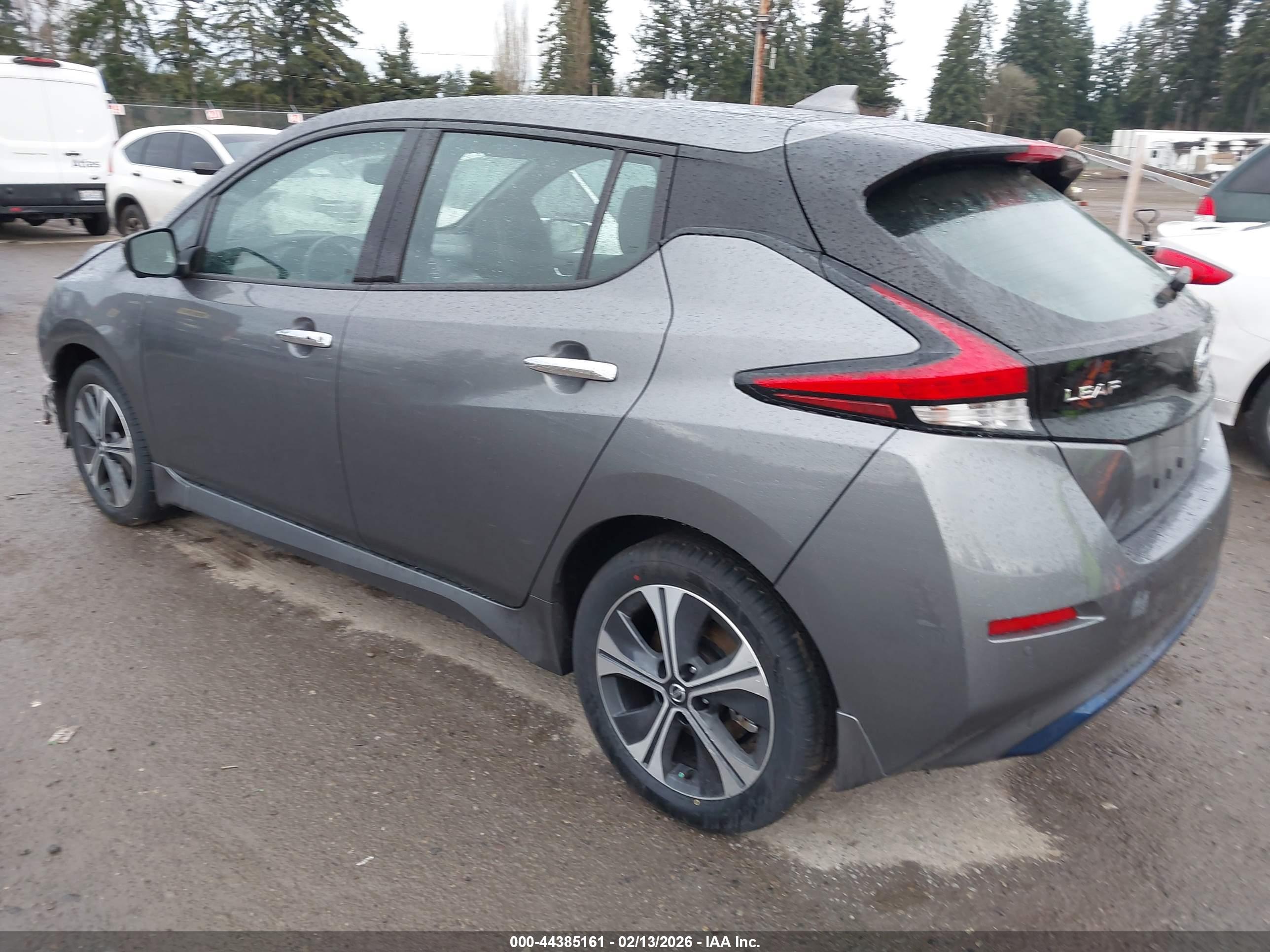 NISSAN LEAF image 3