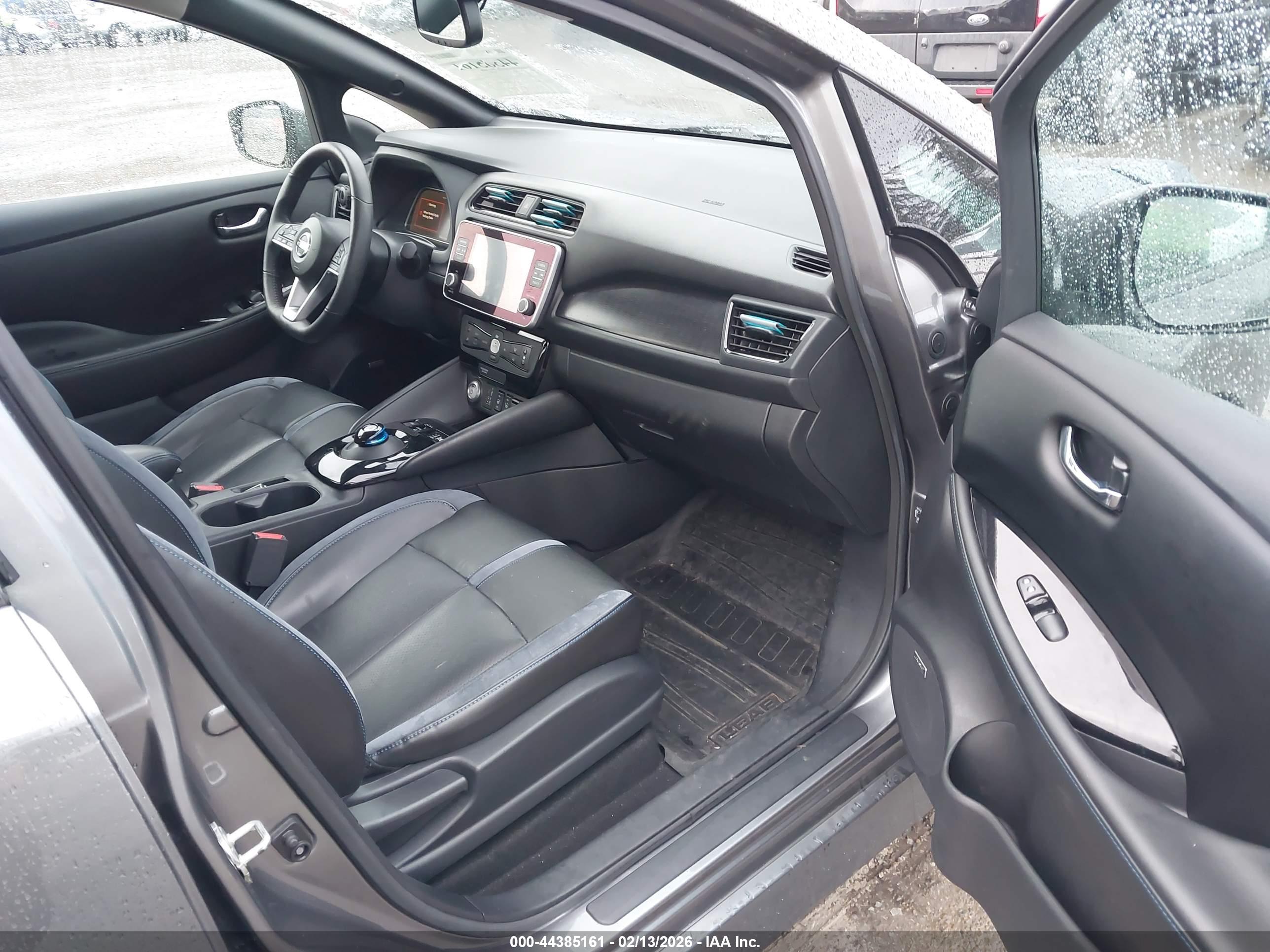 NISSAN LEAF image 5
