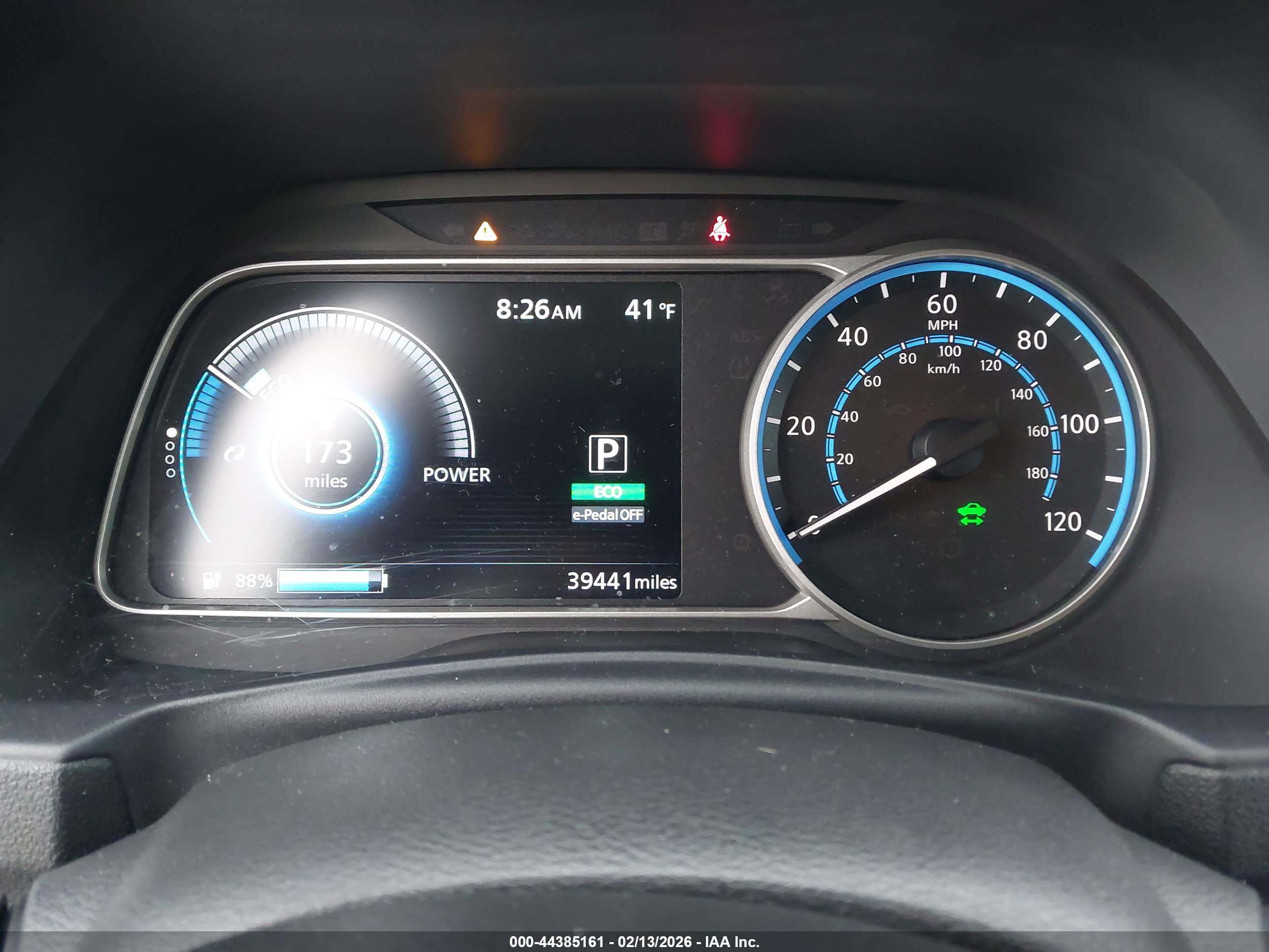 NISSAN LEAF image 7