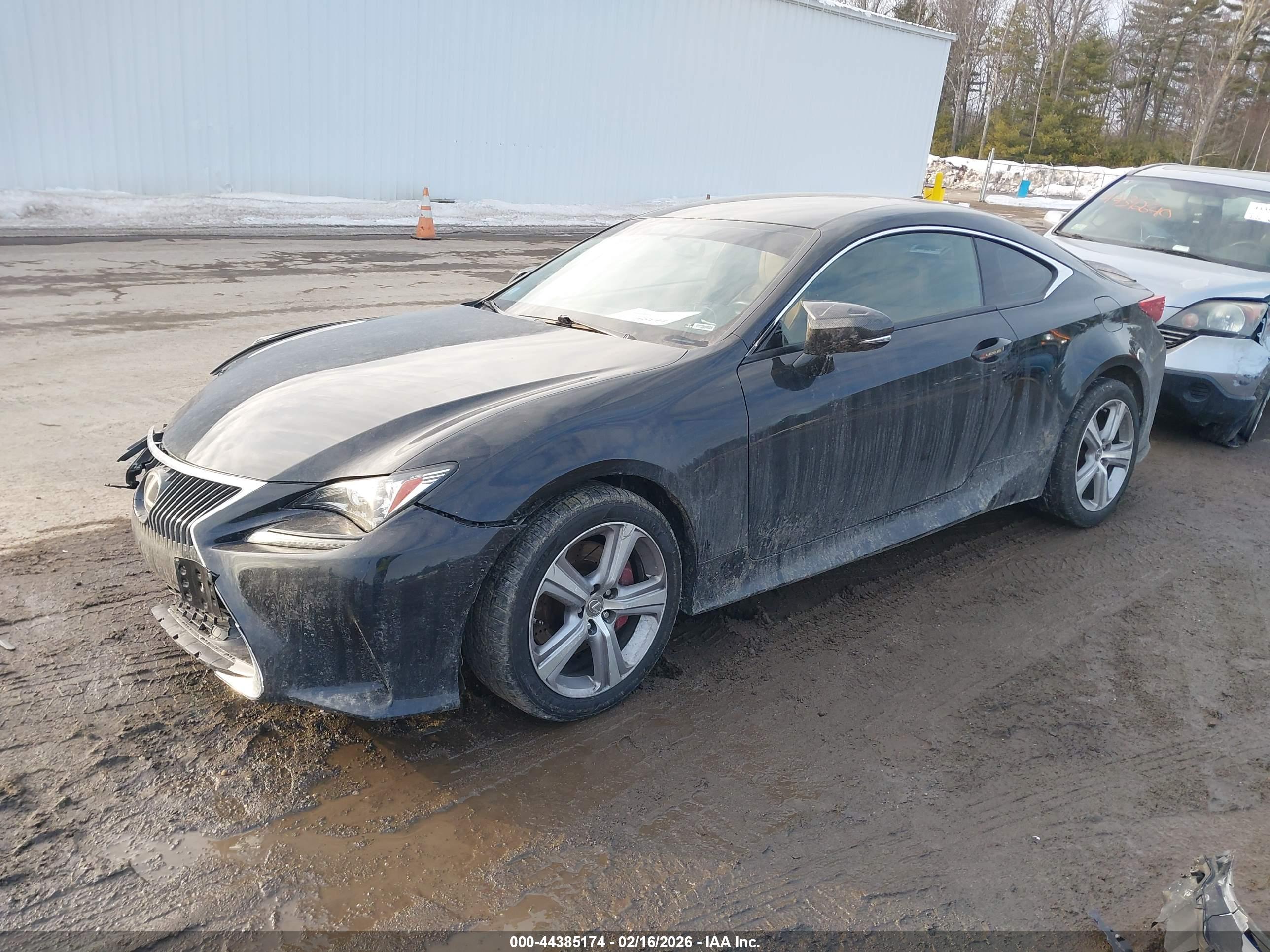 LEXUS RC image 2