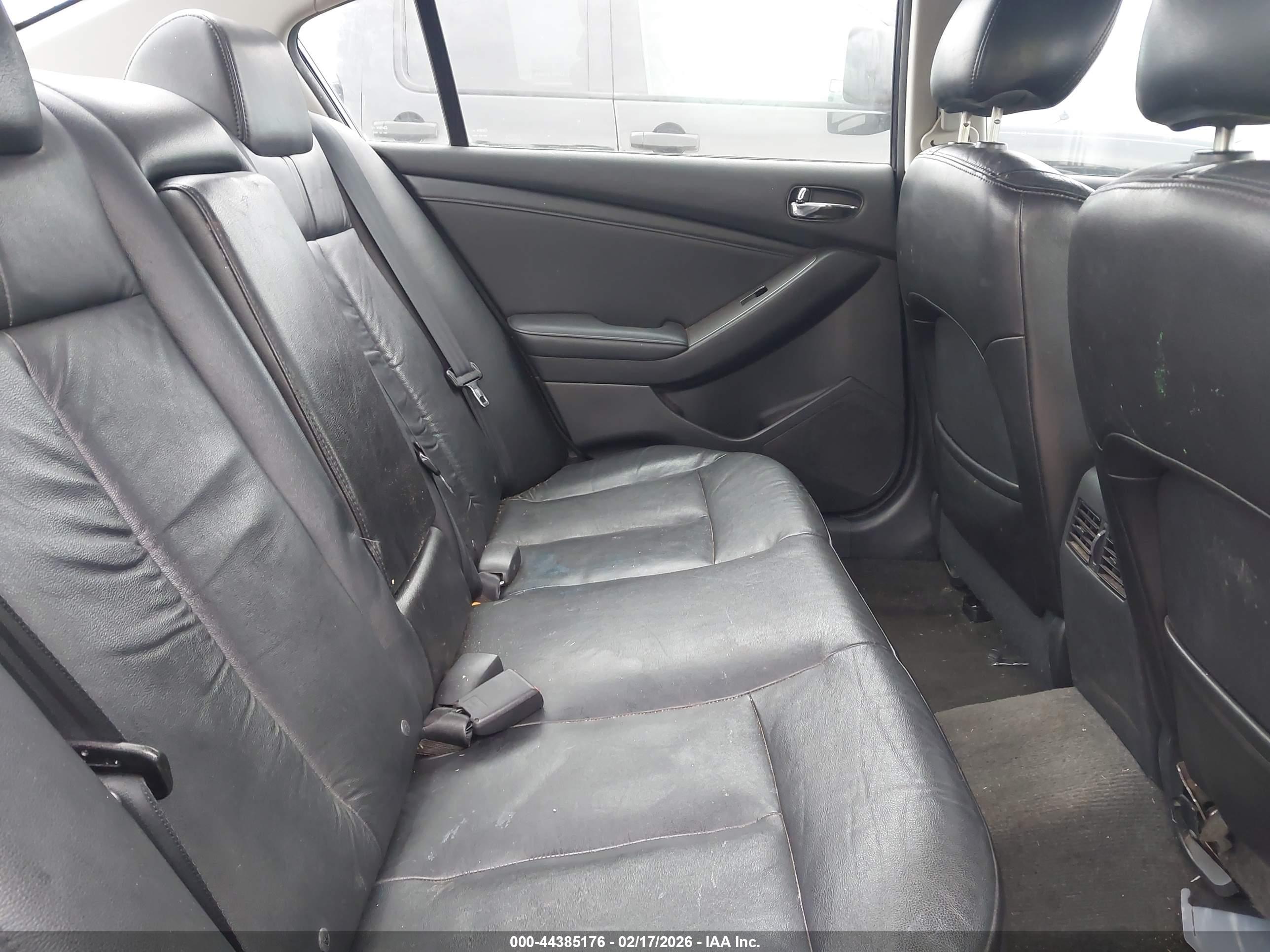 NISSAN ALTIMA image 8