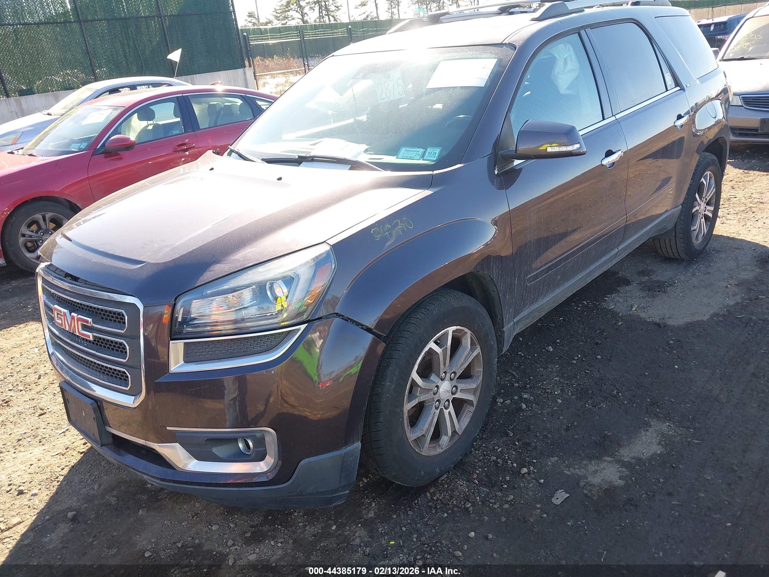 GMC ACADIA image 2