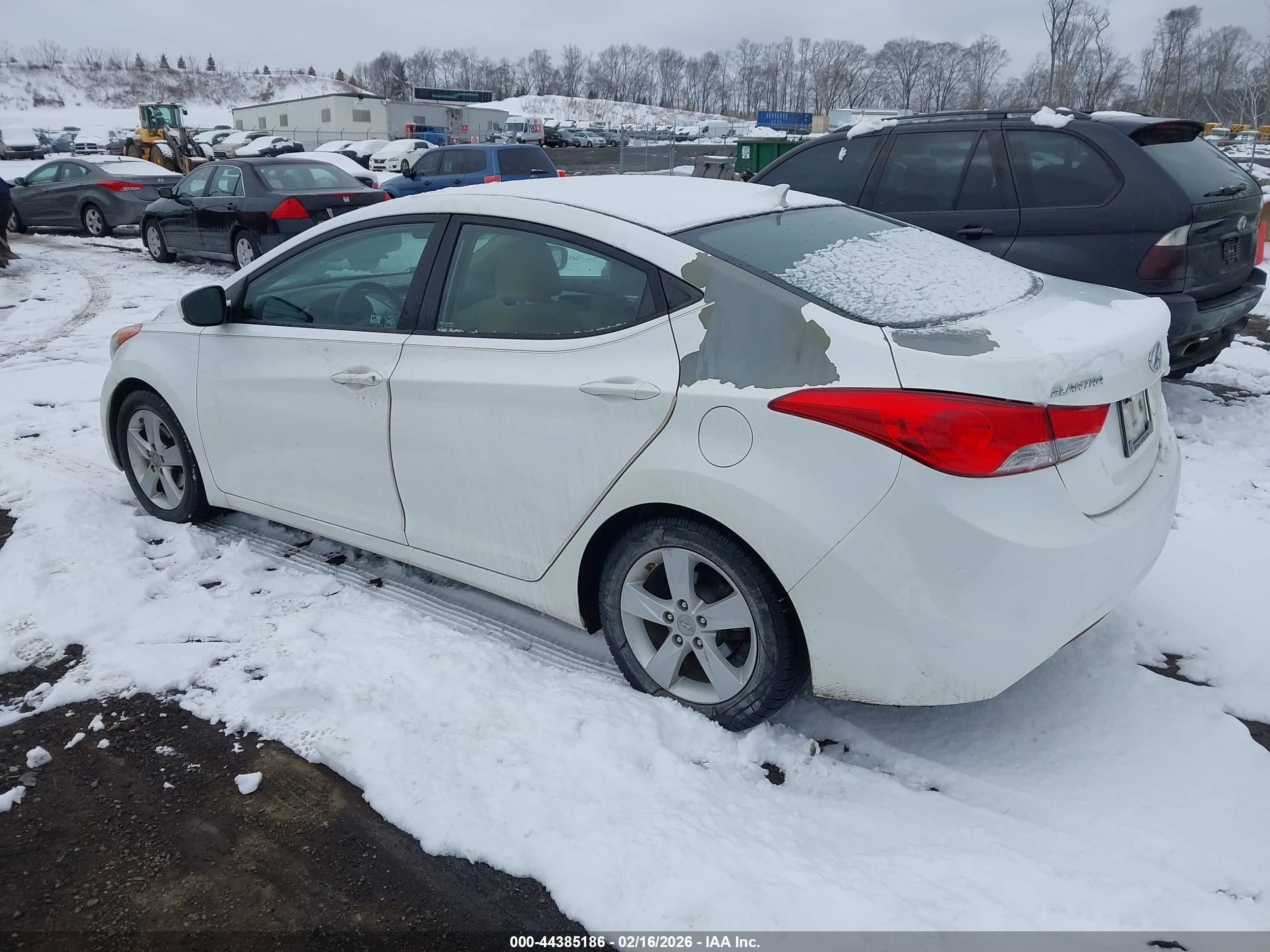 HYUNDAI ELANTRA image 3