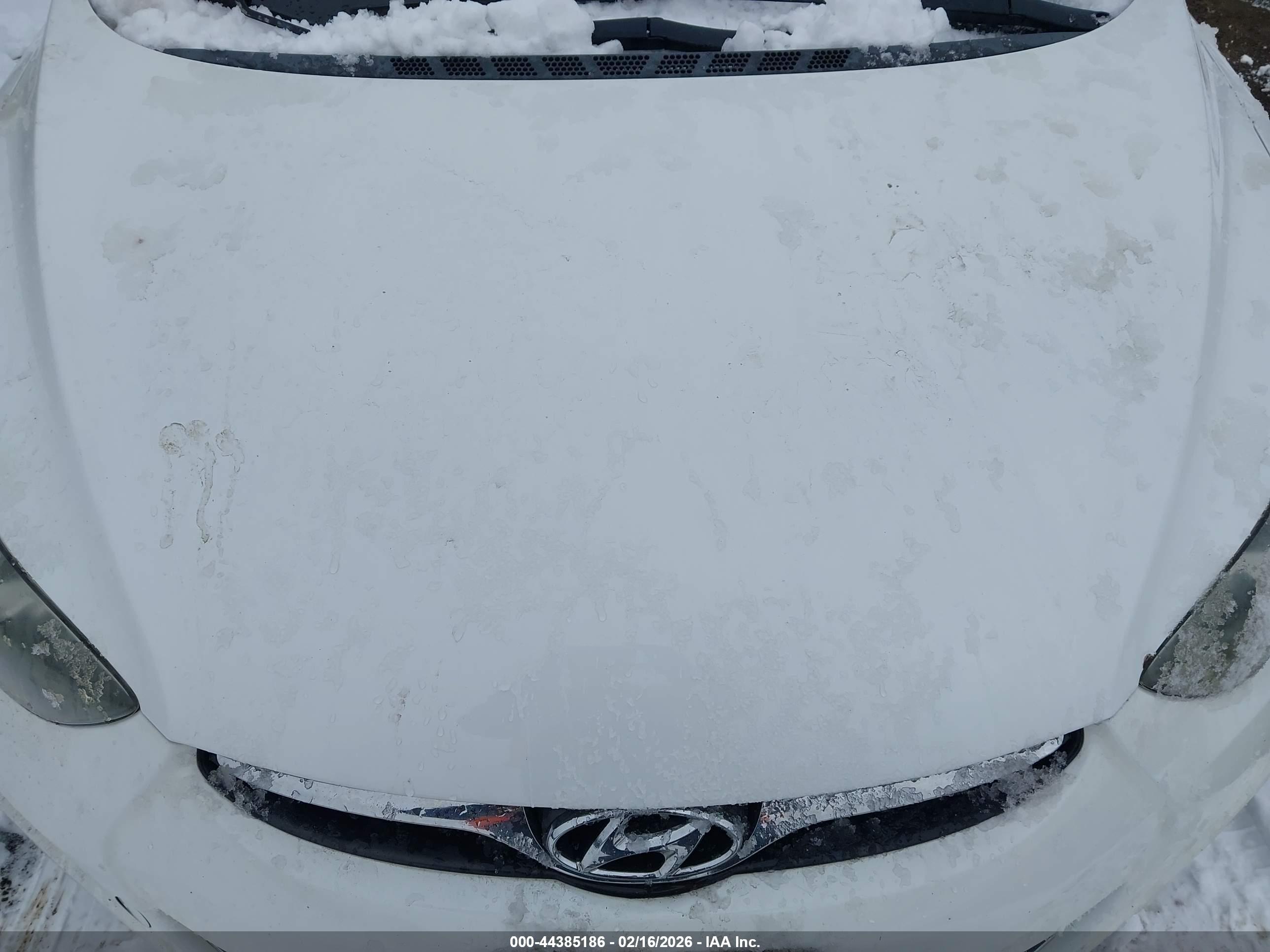 HYUNDAI ELANTRA image 6