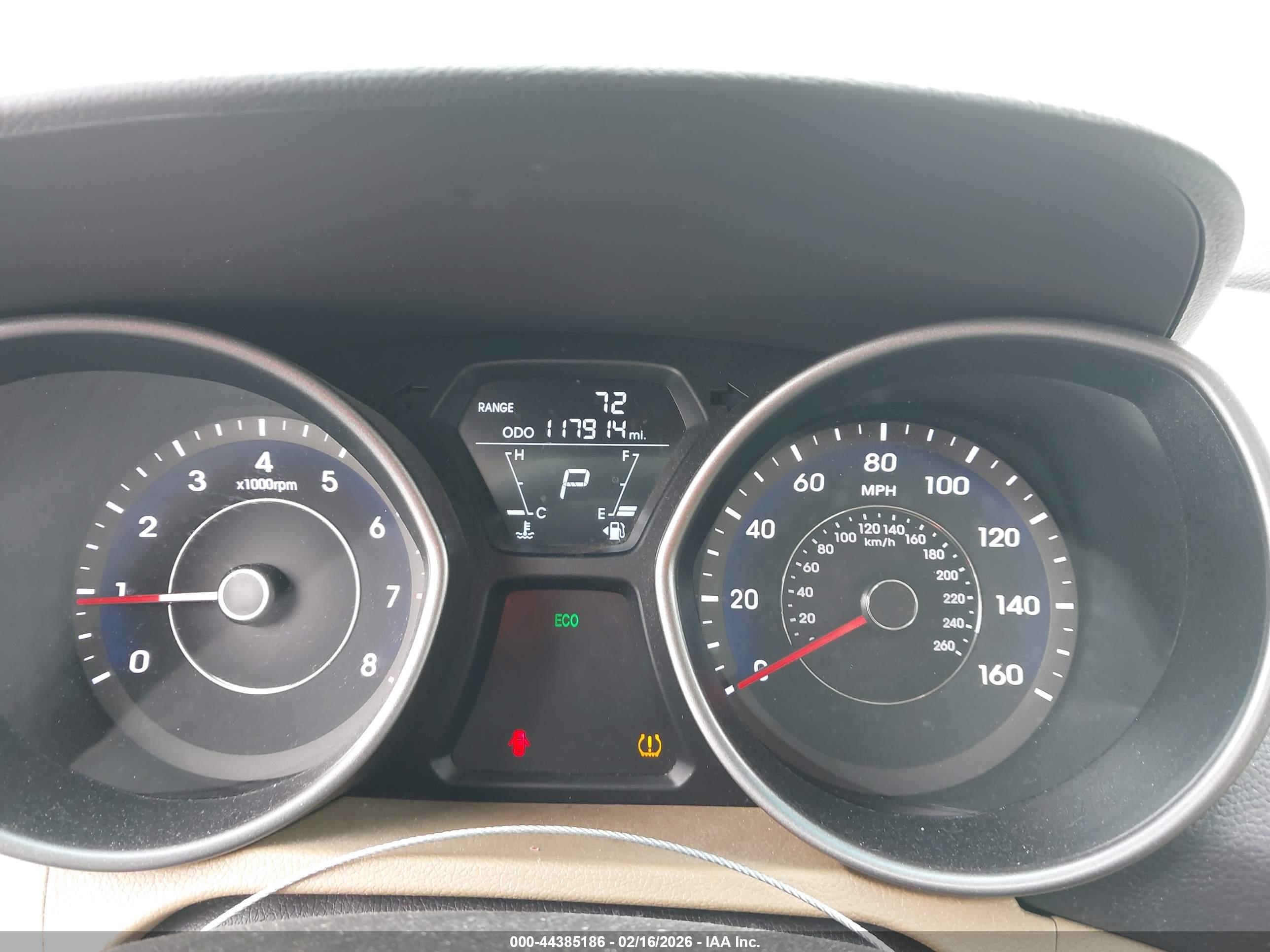 HYUNDAI ELANTRA image 7
