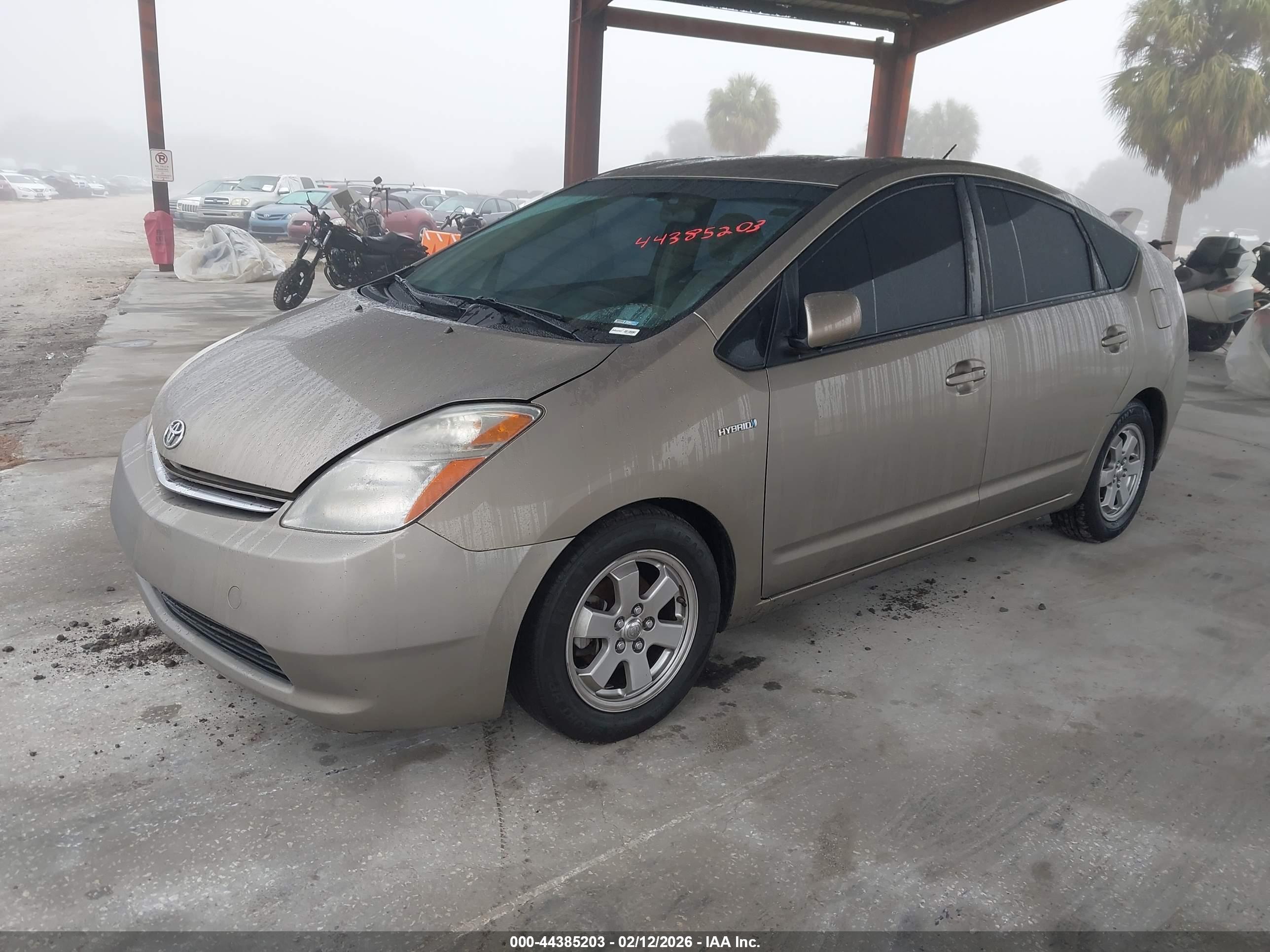 TOYOTA PRIUS image 2