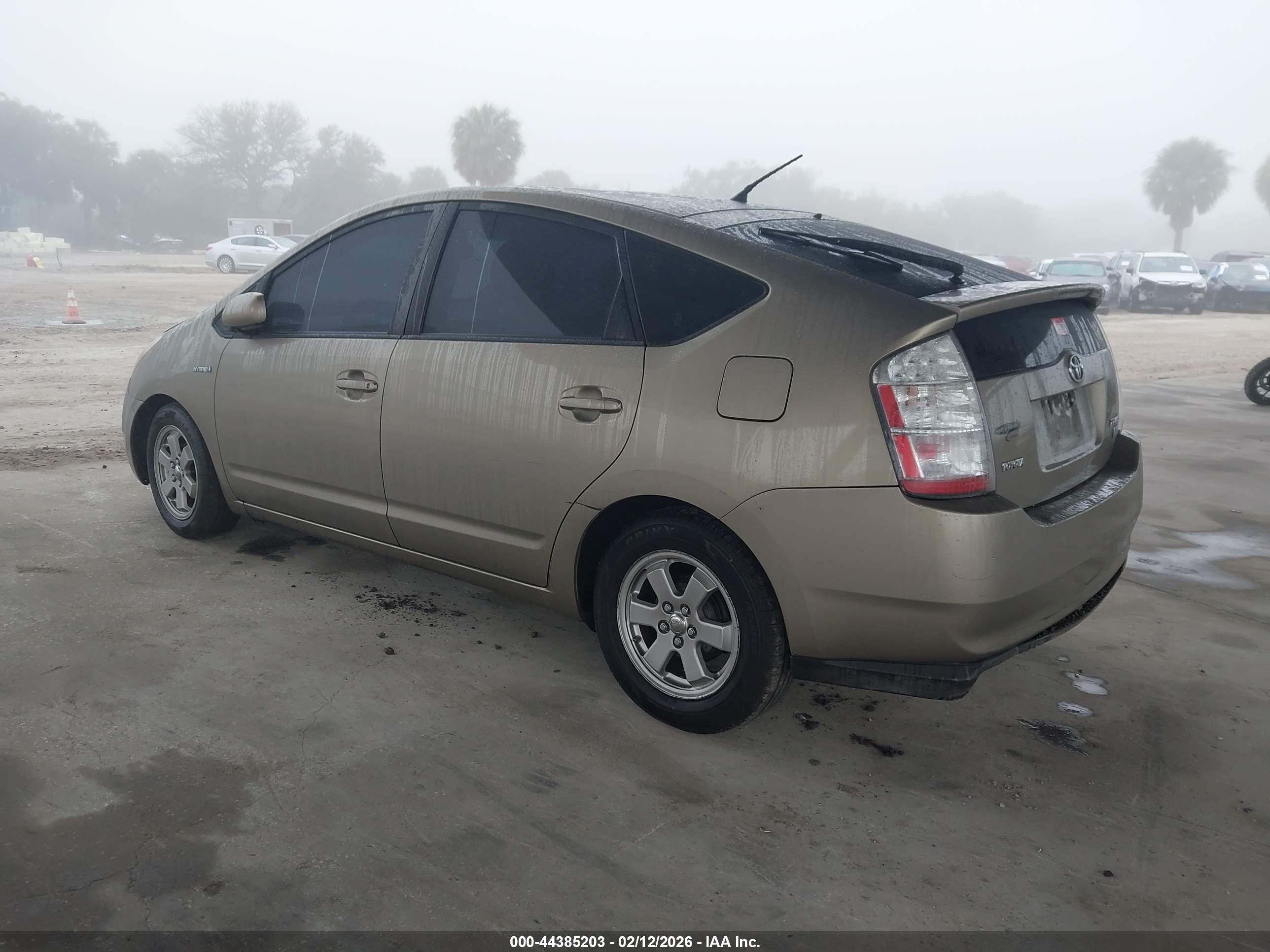 TOYOTA PRIUS image 3
