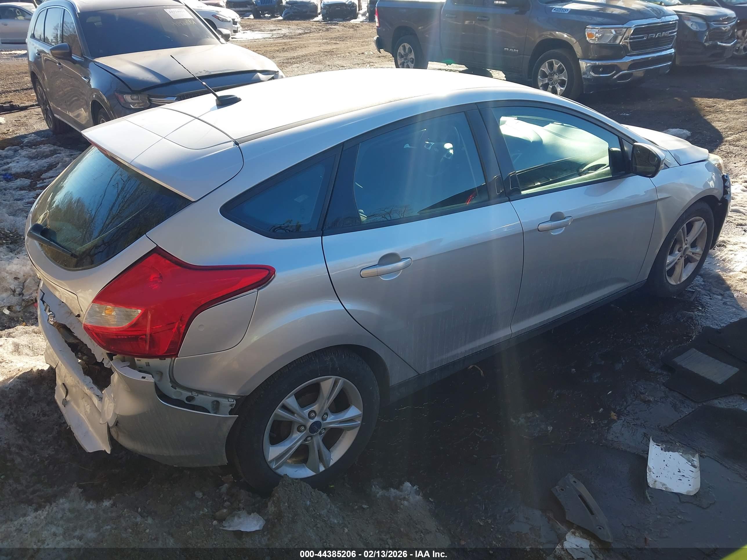 FORD FOCUS image 4