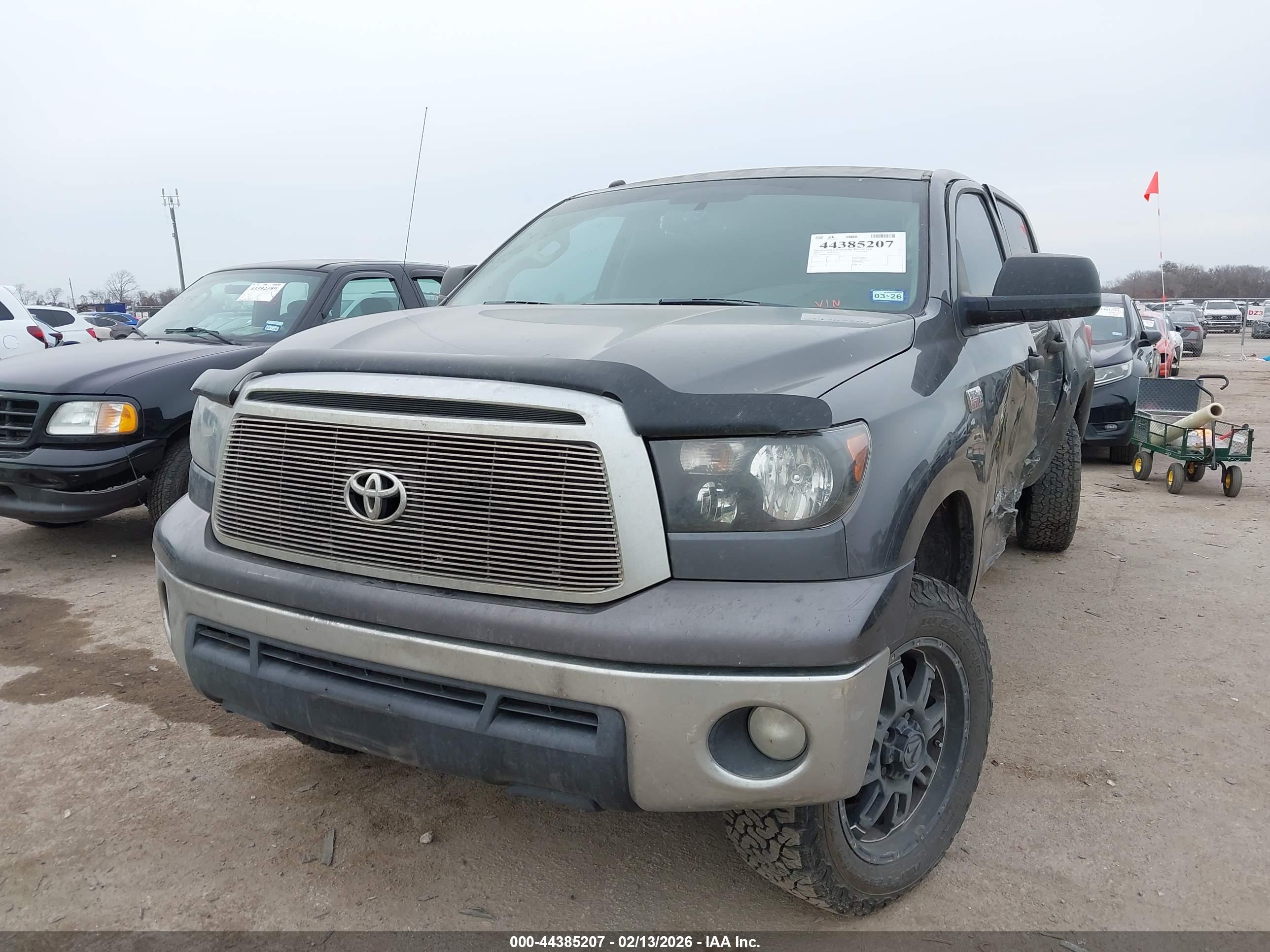 TOYOTA TUNDRA image 2