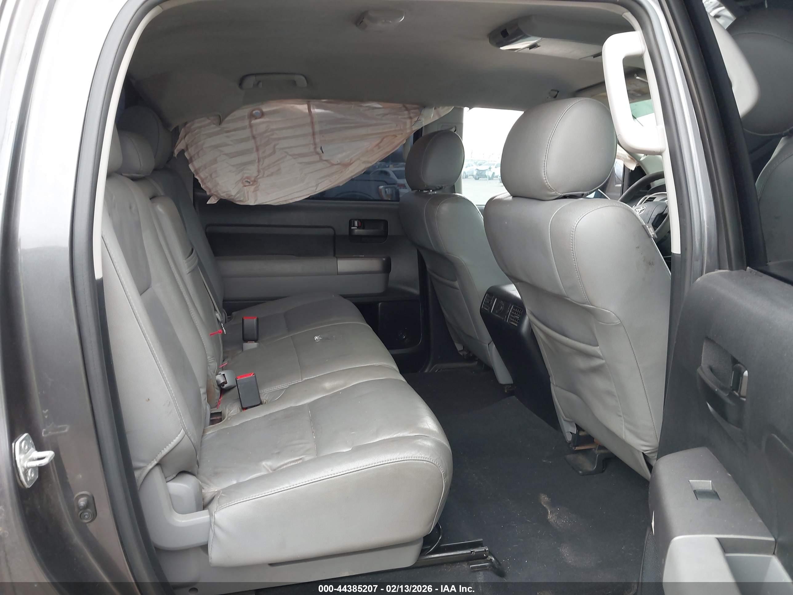 TOYOTA TUNDRA image 8