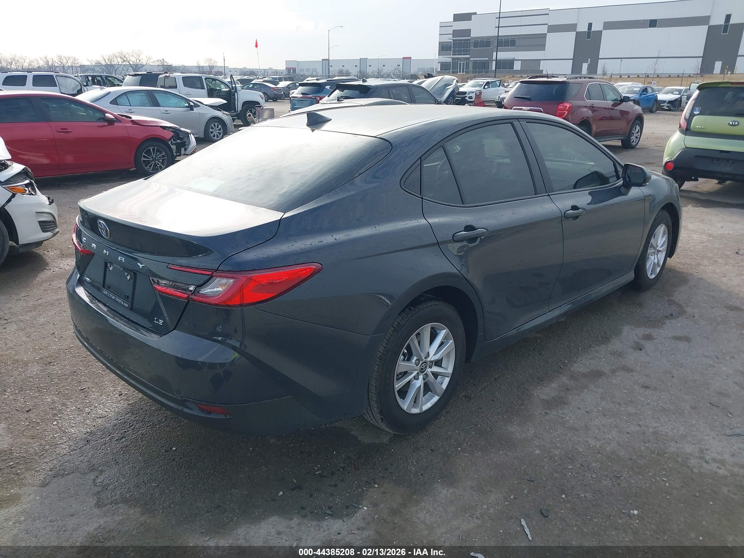 TOYOTA CAMRY image 4