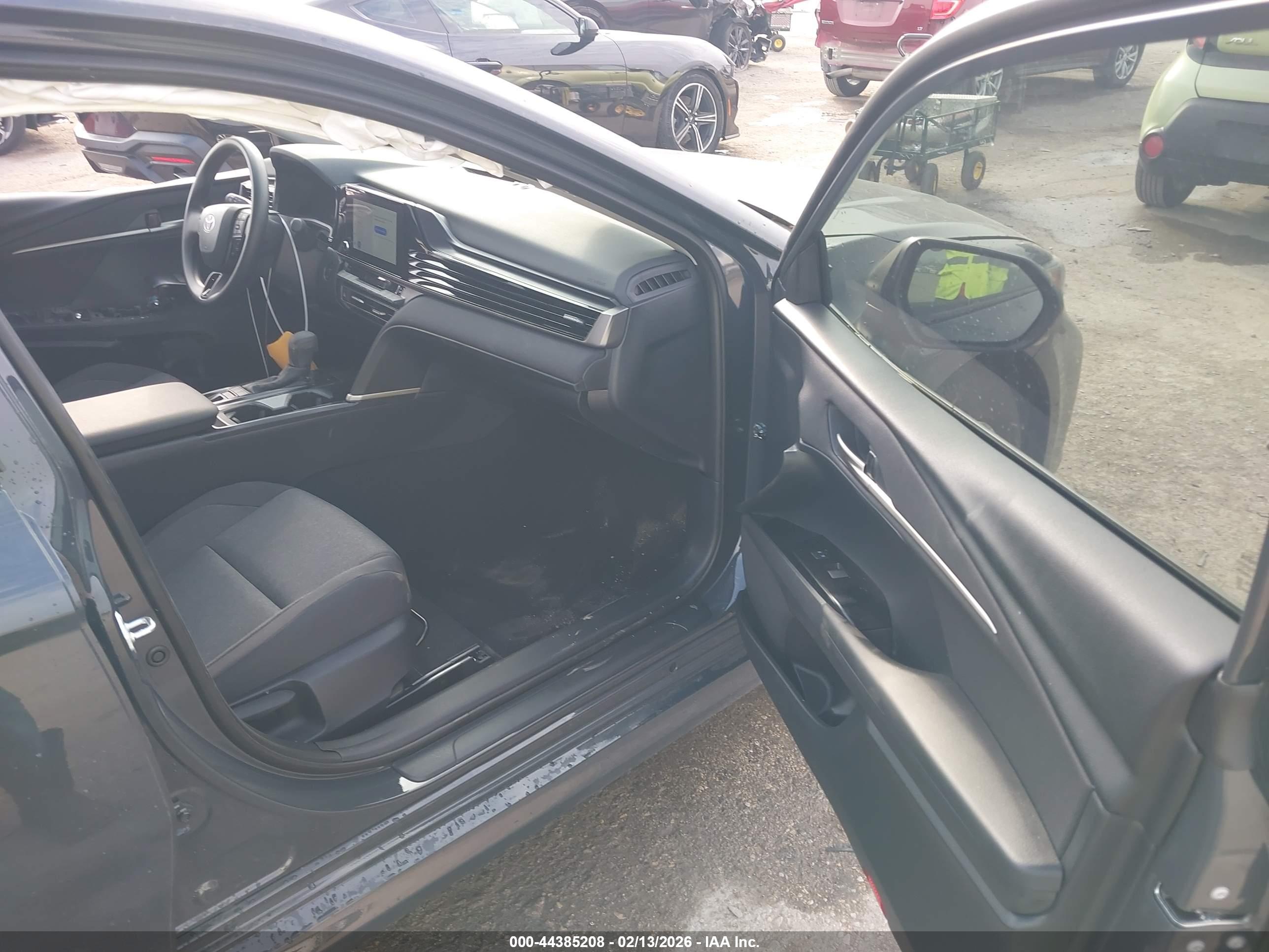 TOYOTA CAMRY image 5