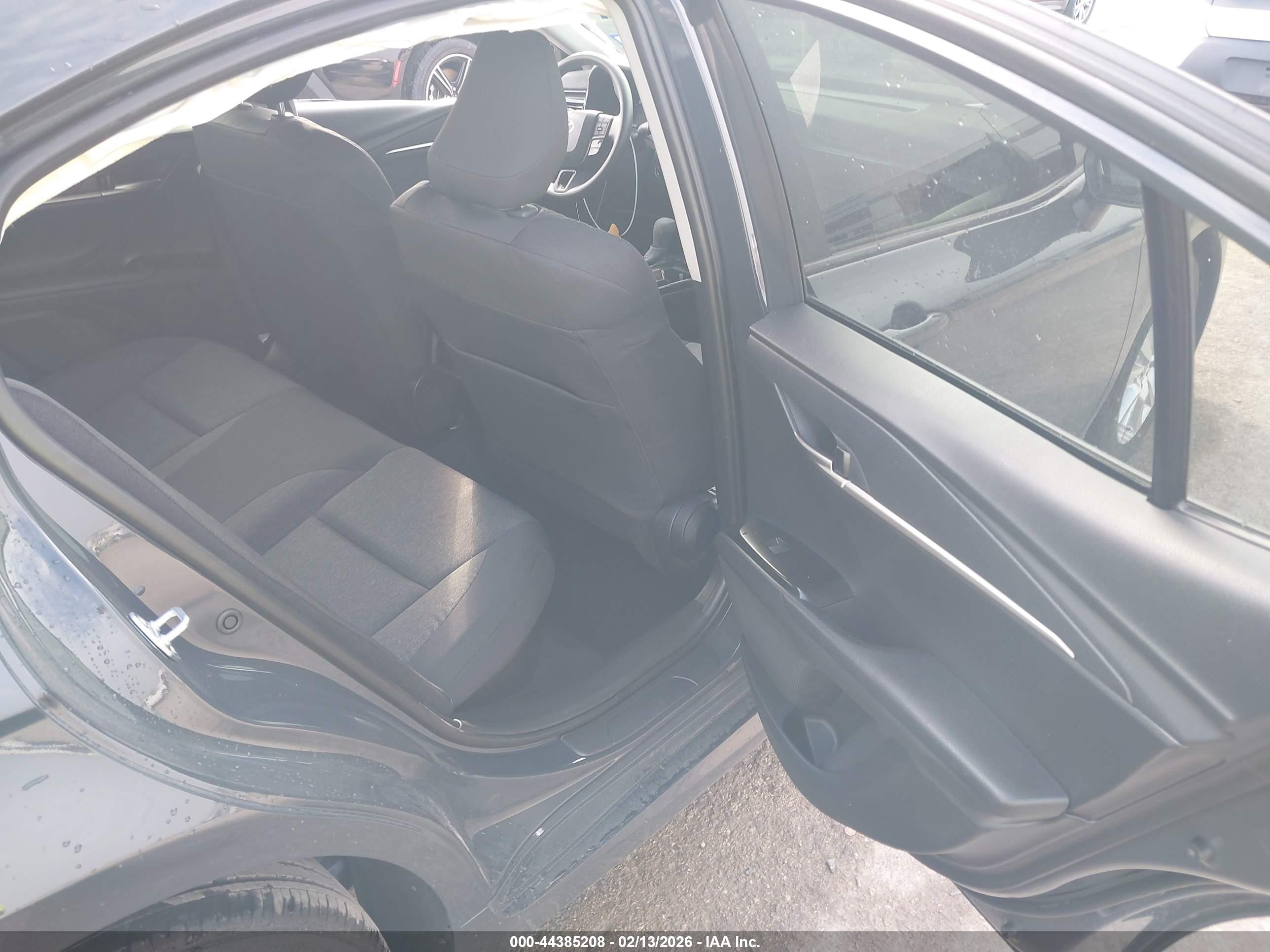 TOYOTA CAMRY image 8